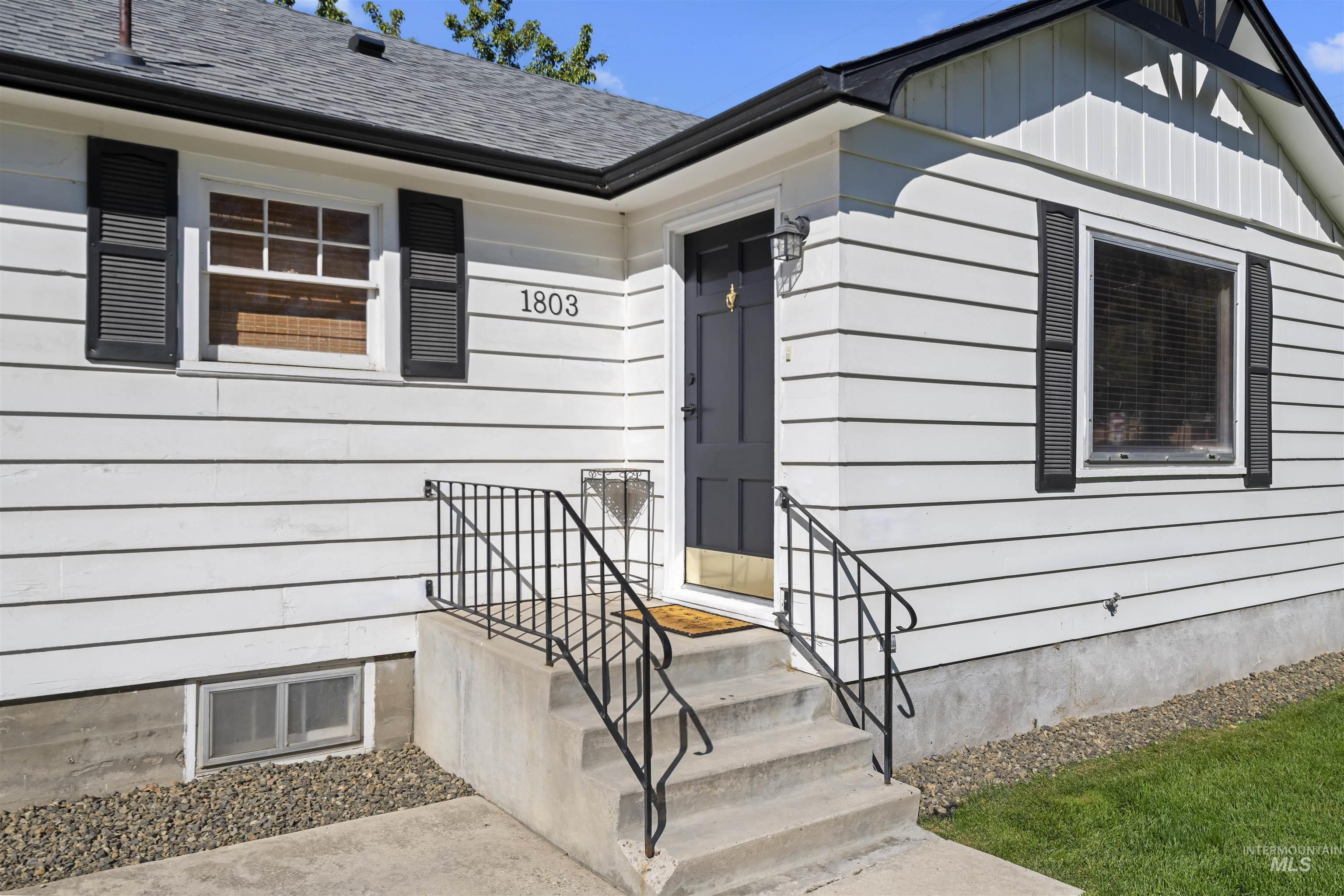 1803 S Arcadia, Boise, Idaho 83705, 4 Bedrooms, 2 Bathrooms, Residential For Sale, Price $449,900,MLS 98963083