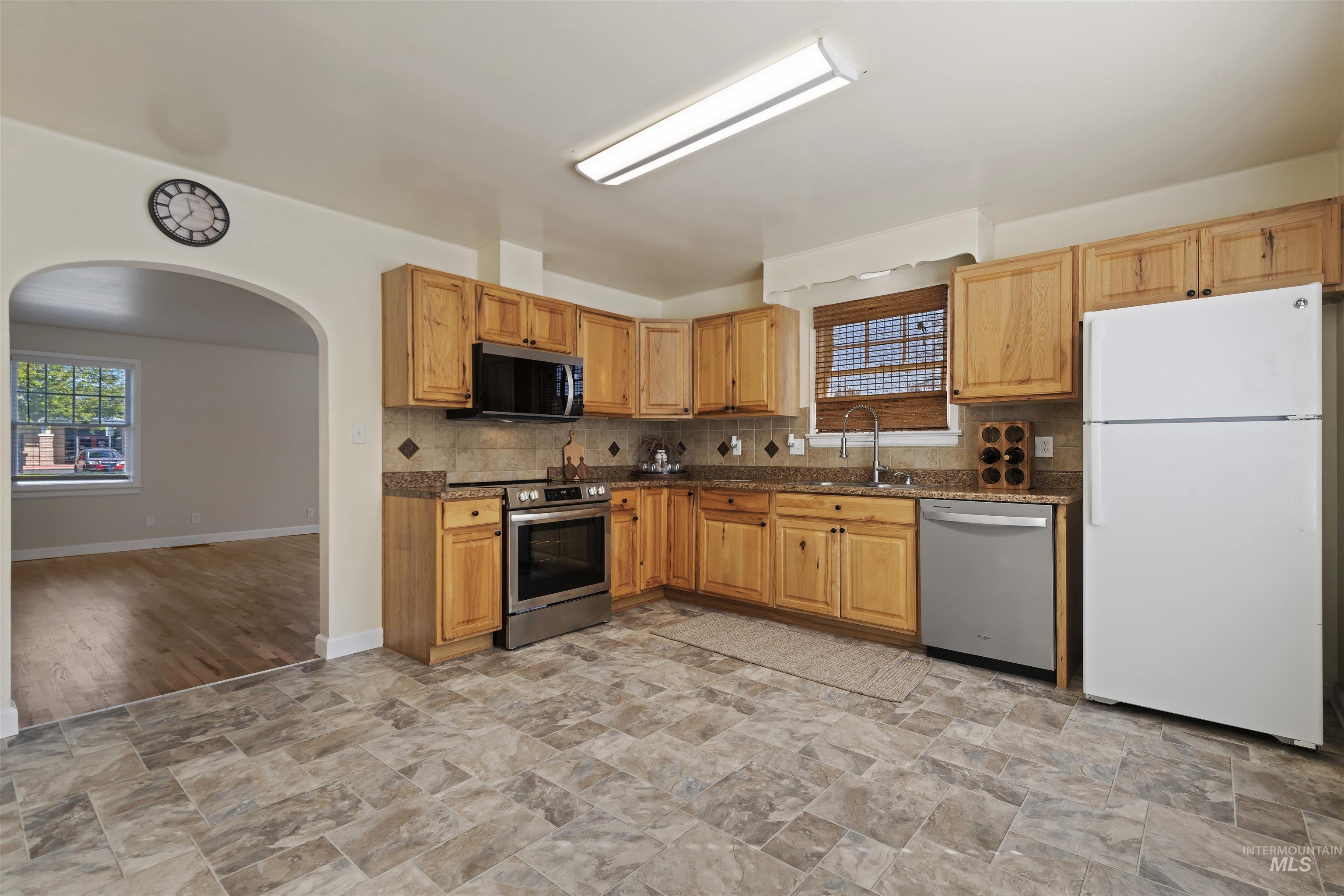 1803 S Arcadia, Boise, Idaho 83705, 4 Bedrooms, 2 Bathrooms, Residential For Sale, Price $449,900,MLS 98963083