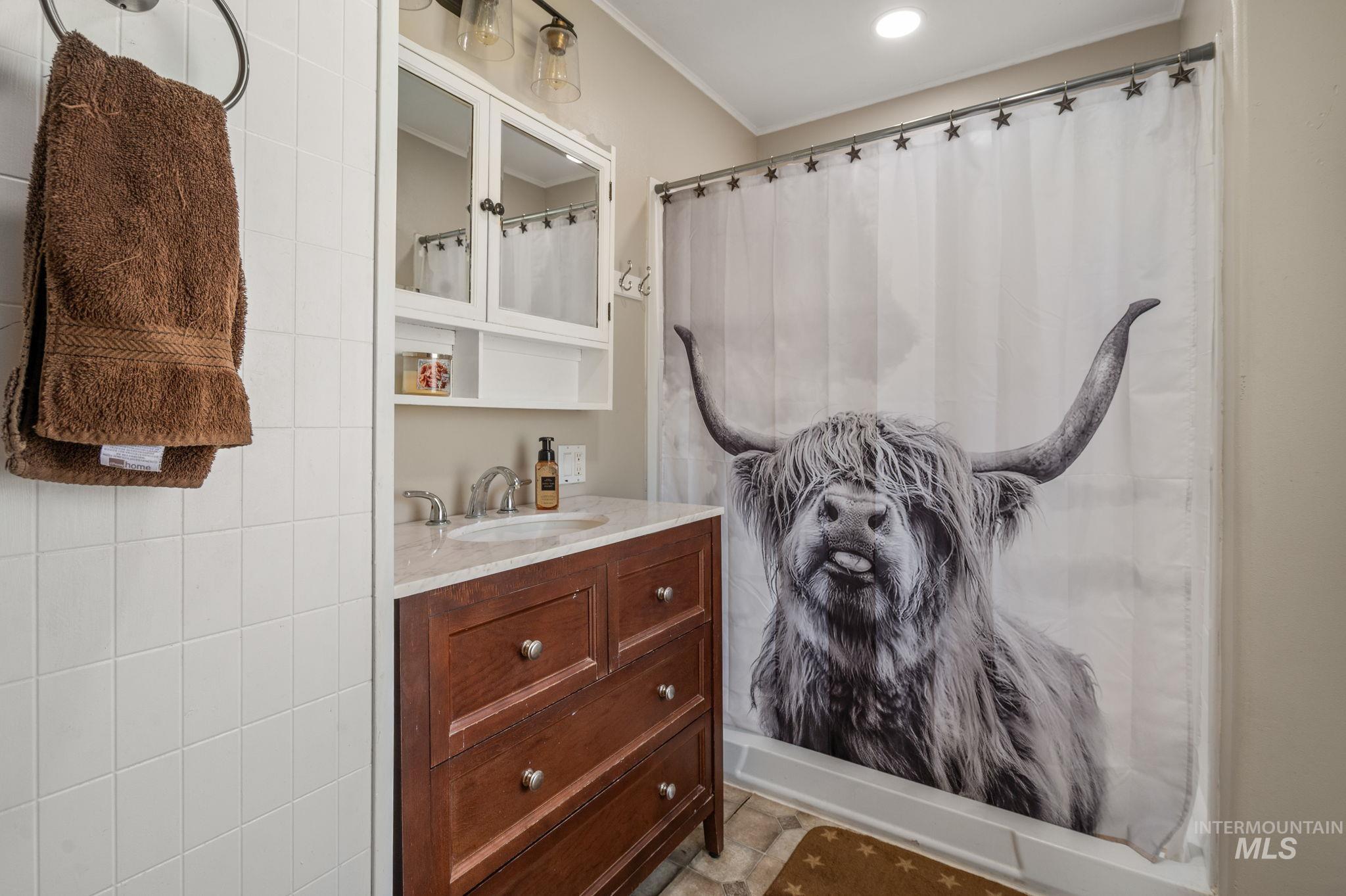 2208 4th Ave, Clarkston, Washington 99403, 3 Bedrooms, 1 Bathroom, Residential For Sale, Price $334,000,MLS 98963093