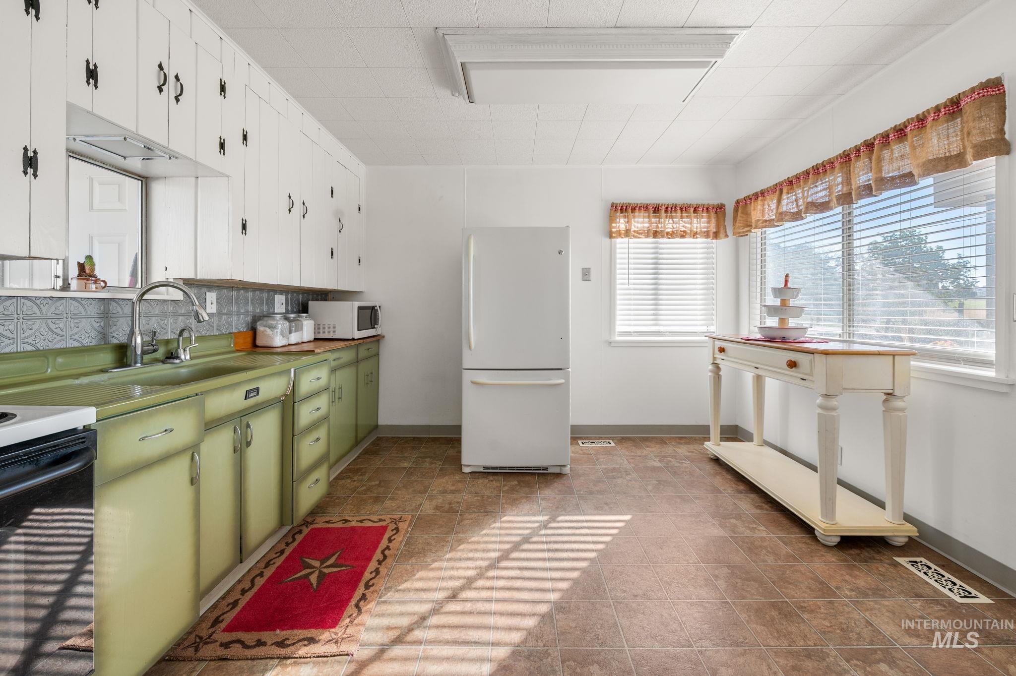 2208 4th Ave, Clarkston, Washington 99403, 3 Bedrooms, 1 Bathroom, Residential For Sale, Price $334,000,MLS 98963093