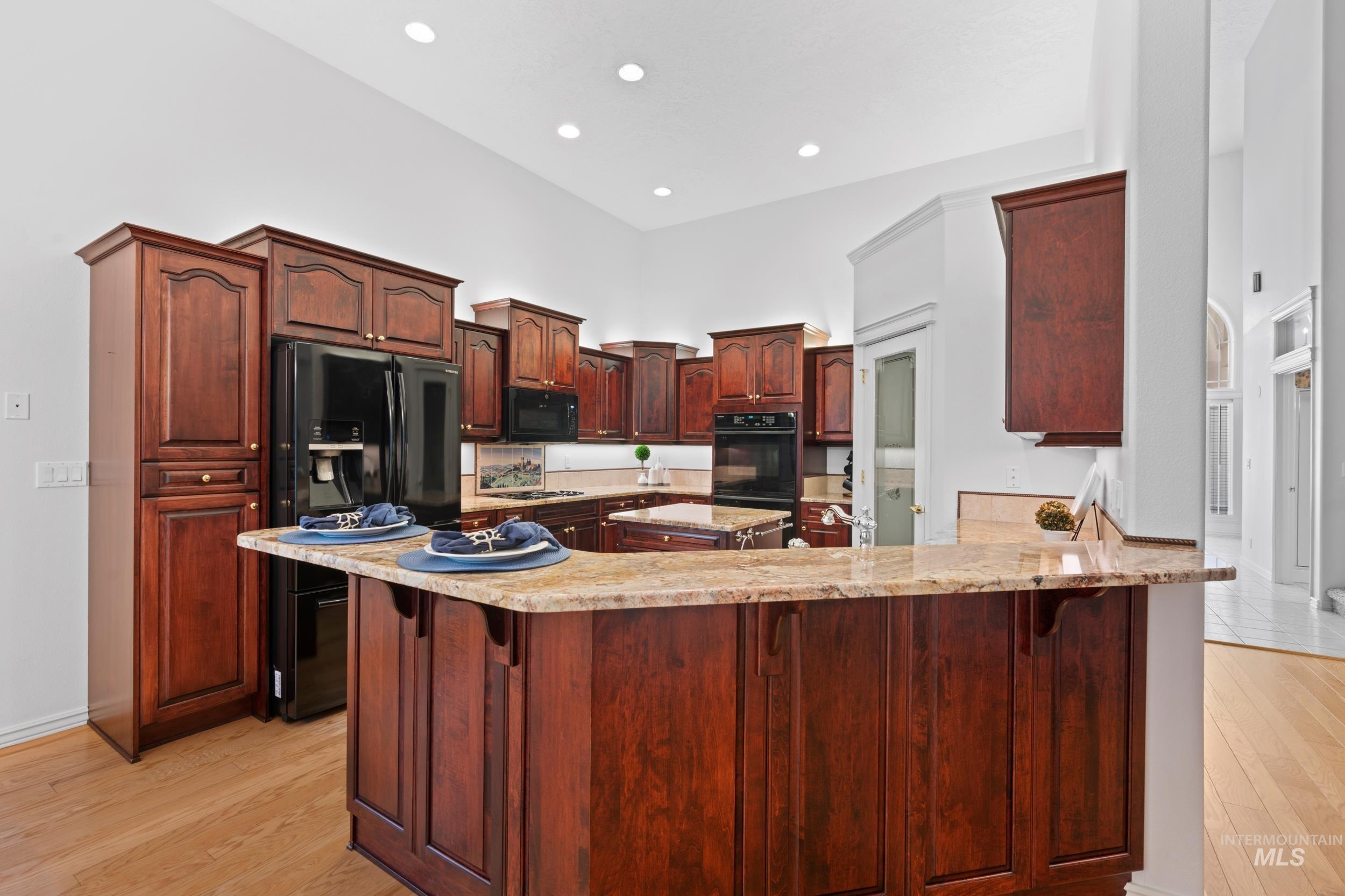 2615 SE 5th Way, Meridian, Idaho 83642-7411, 4 Bedrooms, 3 Bathrooms, Residential For Sale, Price $749,900,MLS 98963098