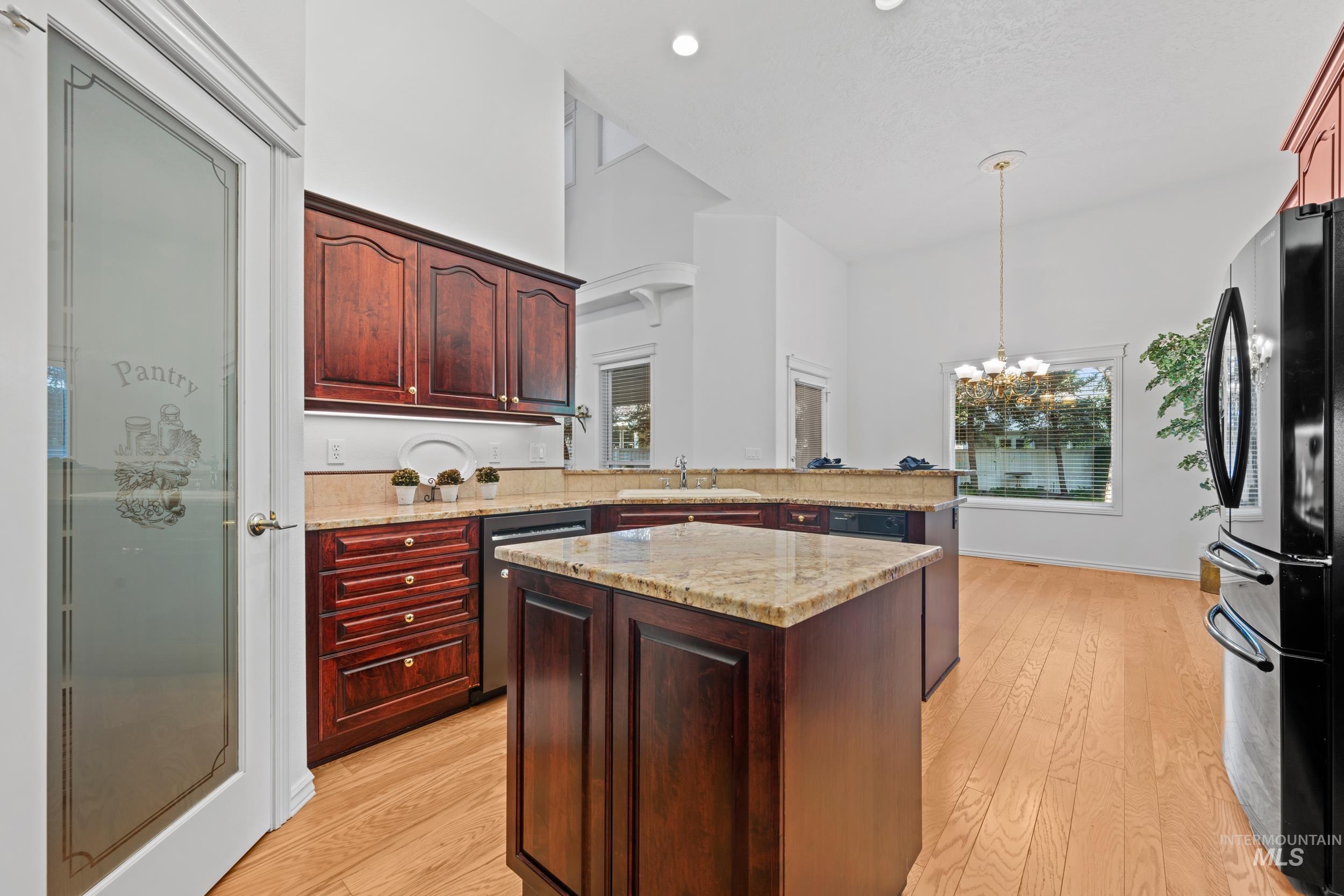 2615 SE 5th Way, Meridian, Idaho 83642-7411, 4 Bedrooms, 3 Bathrooms, Residential For Sale, Price $749,900,MLS 98963098