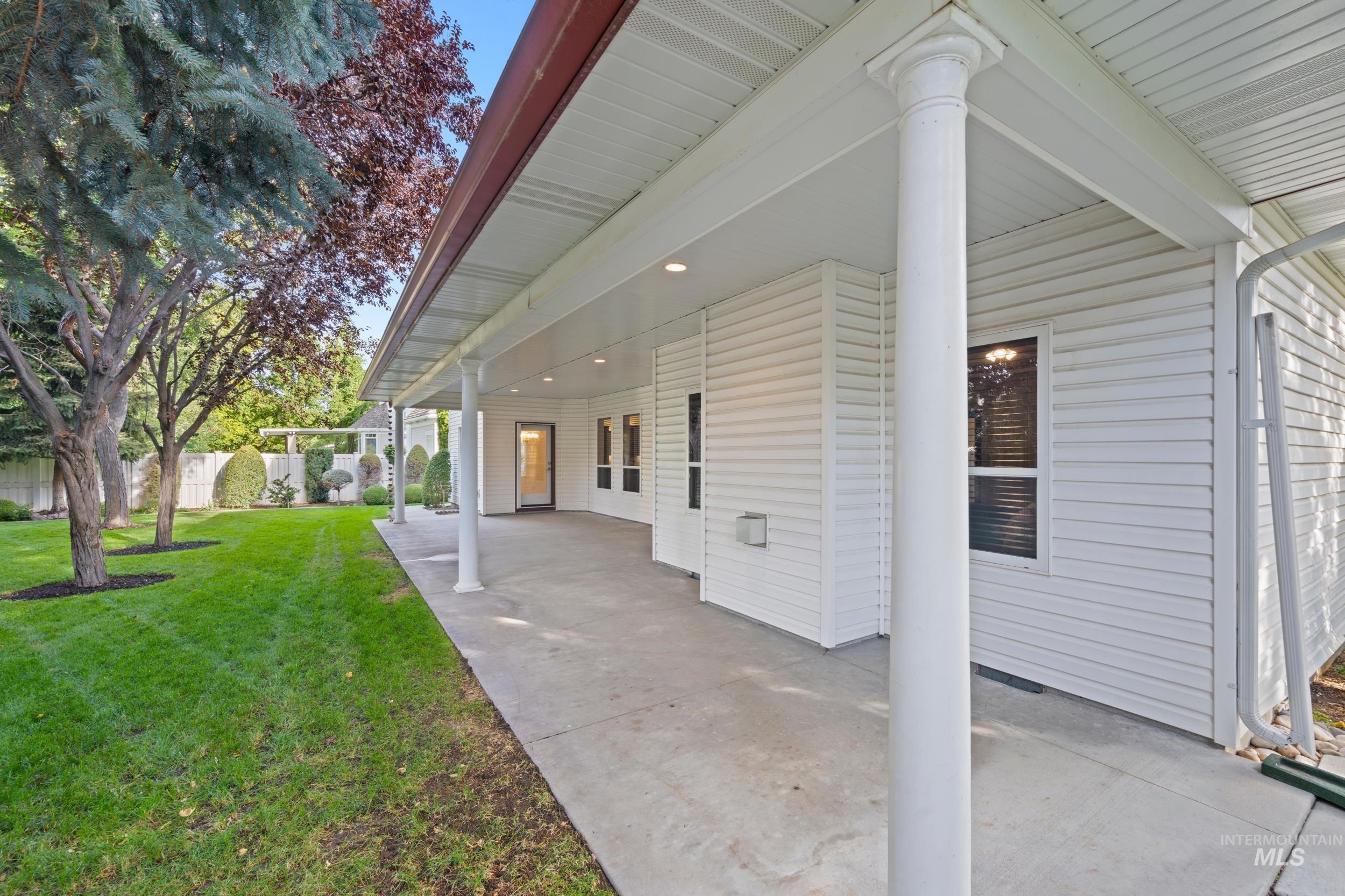 2615 SE 5th Way, Meridian, Idaho 83642-7411, 4 Bedrooms, 3 Bathrooms, Residential For Sale, Price $749,900,MLS 98963098