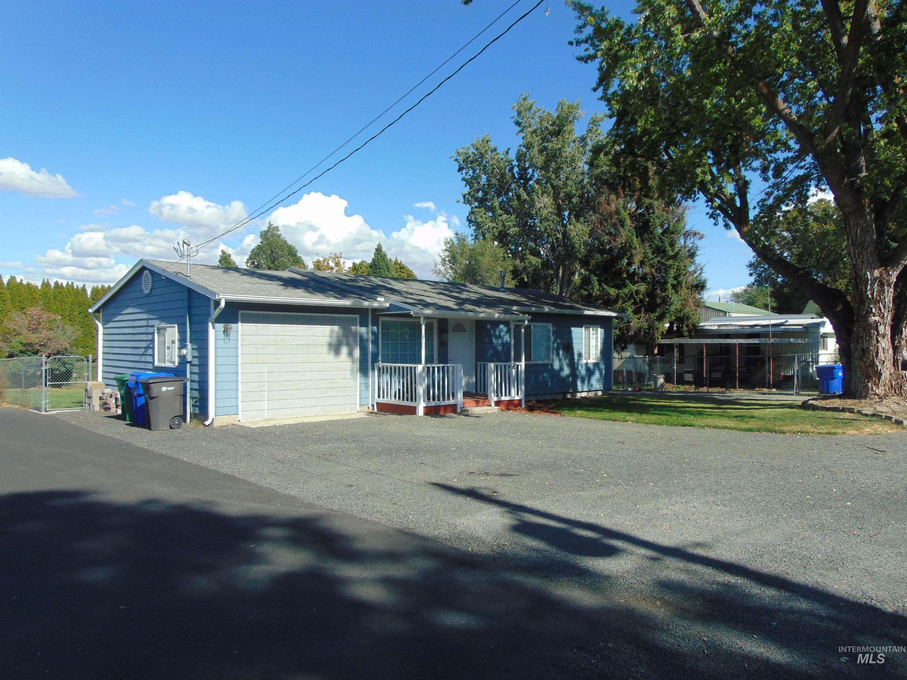 811 Park Dr, Lewiston, Idaho 83501, 3 Bedrooms, 1 Bathroom, Residential For Sale, Price $309,000,MLS 98963104
