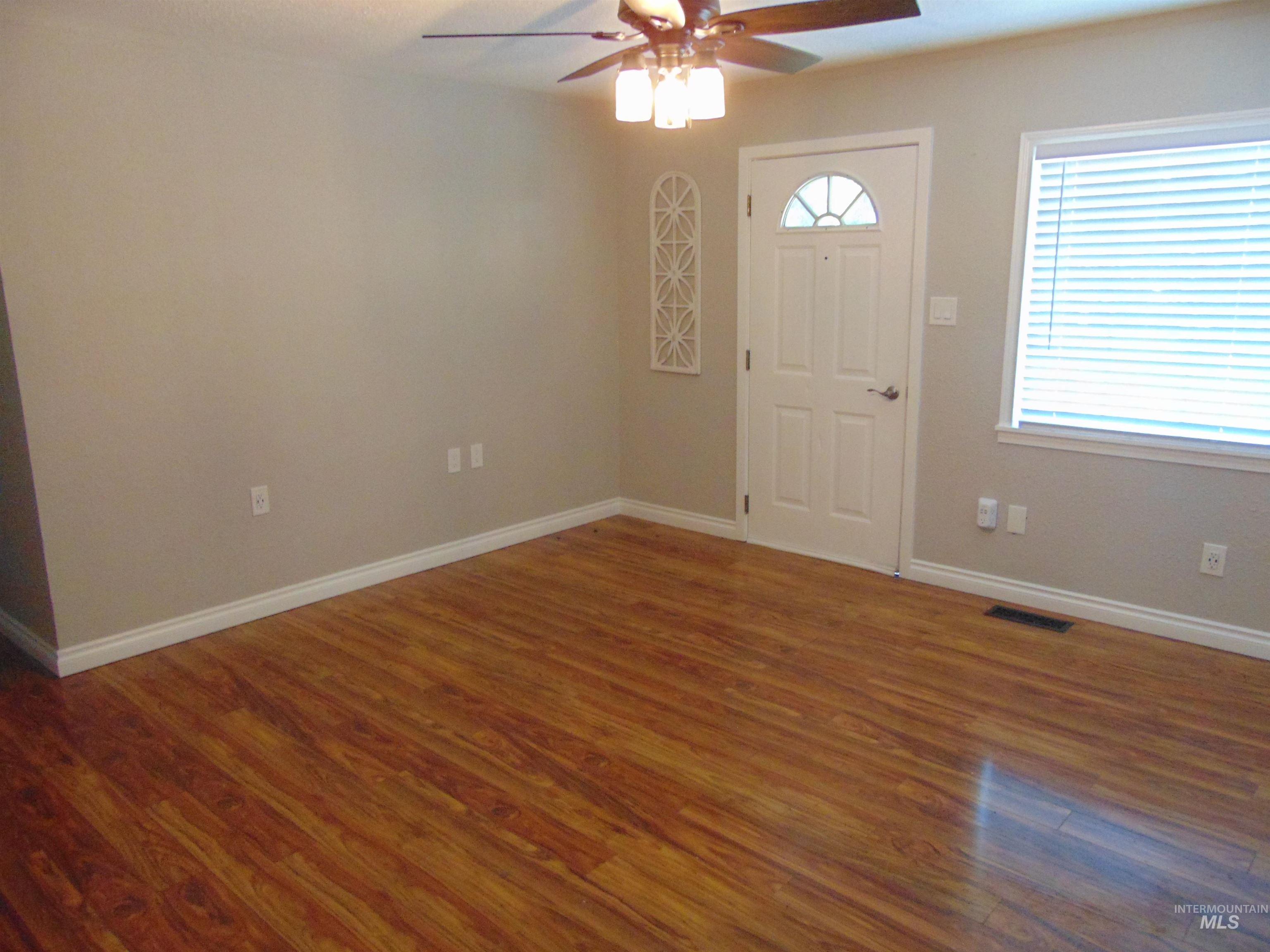 811 Park Dr, Lewiston, Idaho 83501, 3 Bedrooms, 1 Bathroom, Residential For Sale, Price $309,000,MLS 98963104