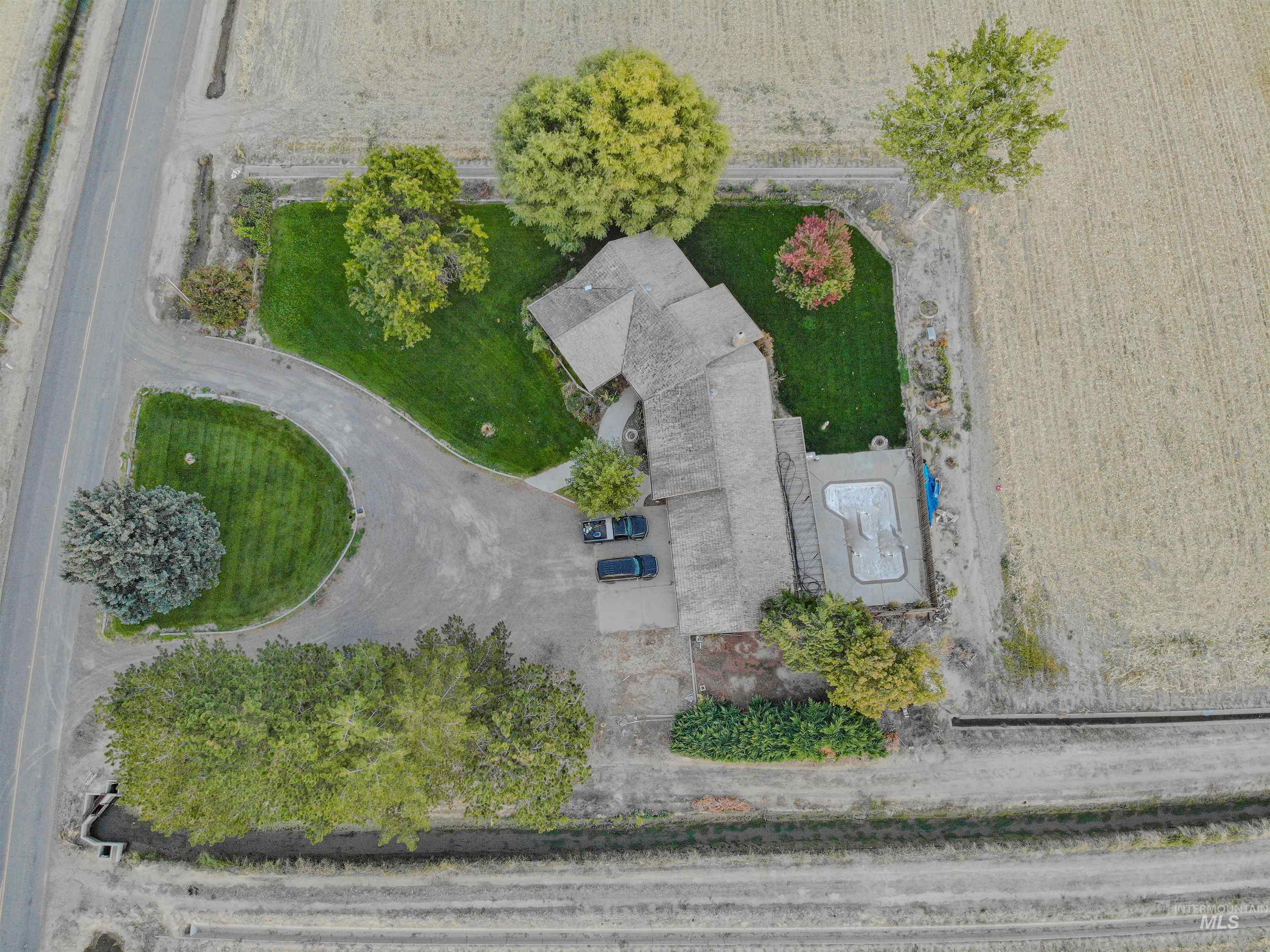 Aerial view of property and surrounding area