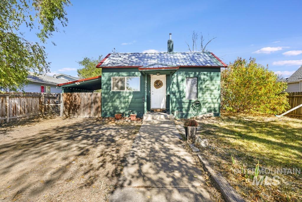 952 2nd Ave W, Twin Falls, Idaho 83301-5401, 3 Bedrooms, 1 Bathroom, Residential For Sale, Price $185,000,MLS 98963147