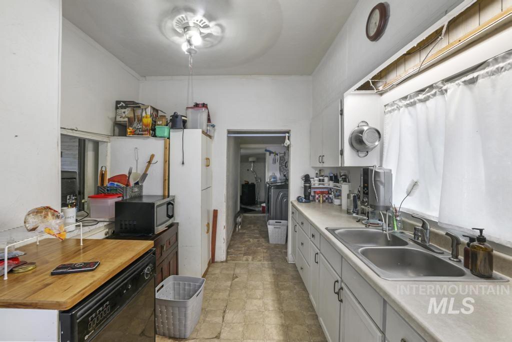 952 2nd Ave W, Twin Falls, Idaho 83301-5401, 3 Bedrooms, 1 Bathroom, Residential For Sale, Price $185,000,MLS 98963147