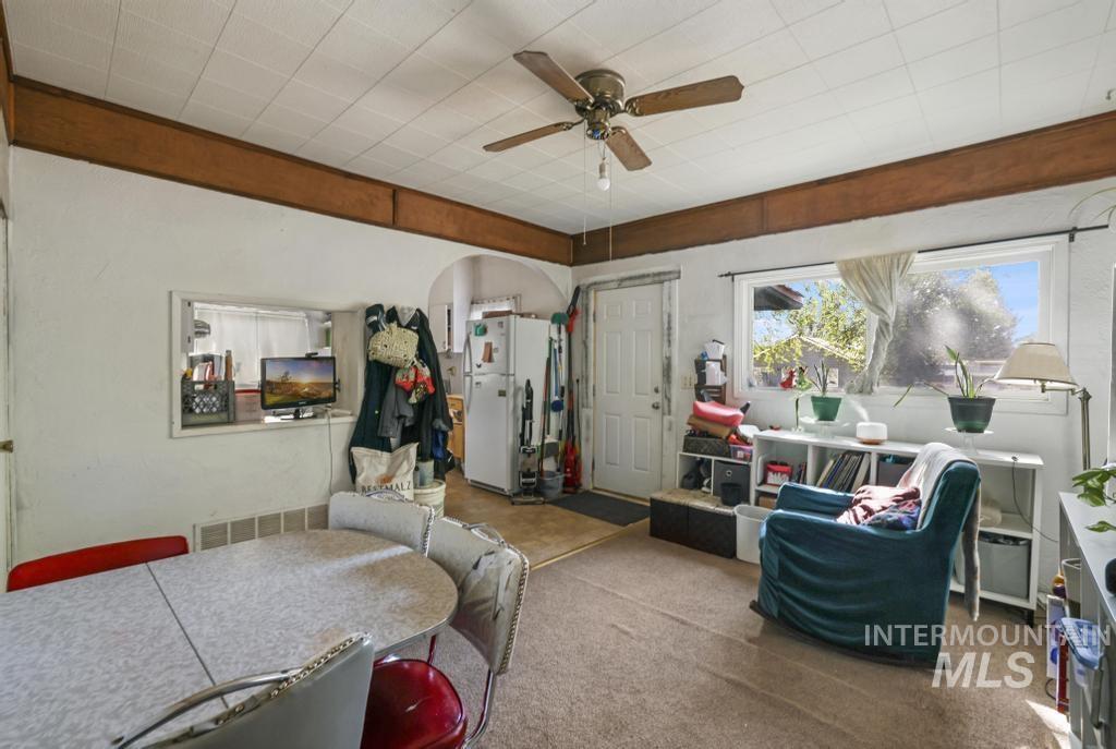 952 2nd Ave W, Twin Falls, Idaho 83301-5401, 3 Bedrooms, 1 Bathroom, Residential For Sale, Price $185,000,MLS 98963147