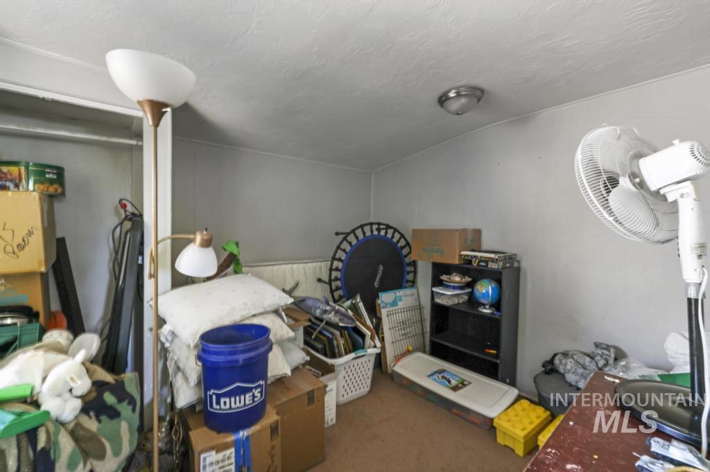 952 2nd Ave W, Twin Falls, Idaho 83301-5401, 3 Bedrooms, 1 Bathroom, Residential For Sale, Price $185,000,MLS 98963147