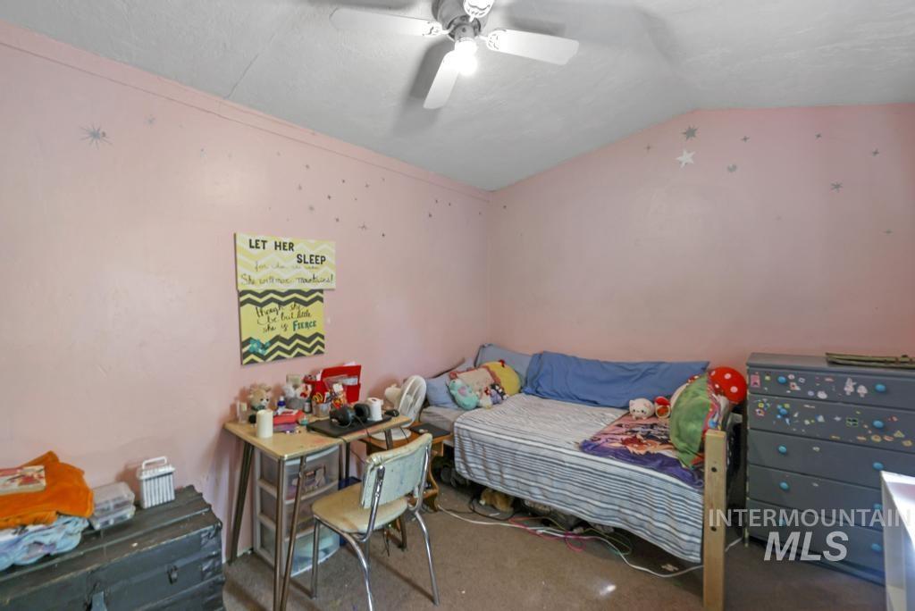 952 2nd Ave W, Twin Falls, Idaho 83301-5401, 3 Bedrooms, 1 Bathroom, Residential For Sale, Price $185,000,MLS 98963147