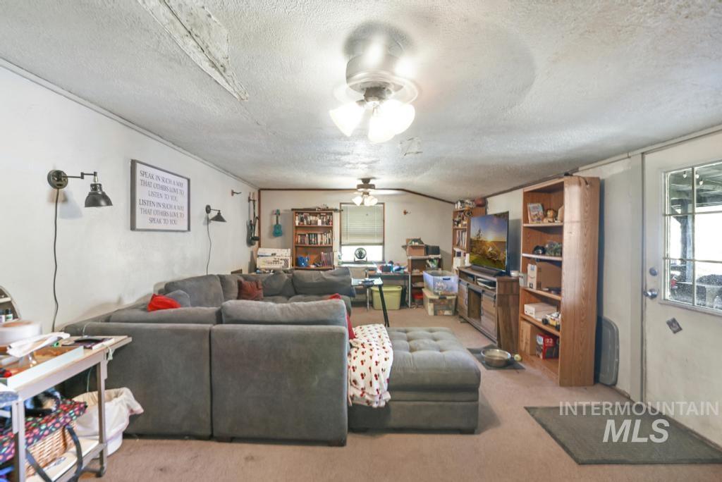 952 2nd Ave W, Twin Falls, Idaho 83301-5401, 3 Bedrooms, 1 Bathroom, Residential For Sale, Price $185,000,MLS 98963147