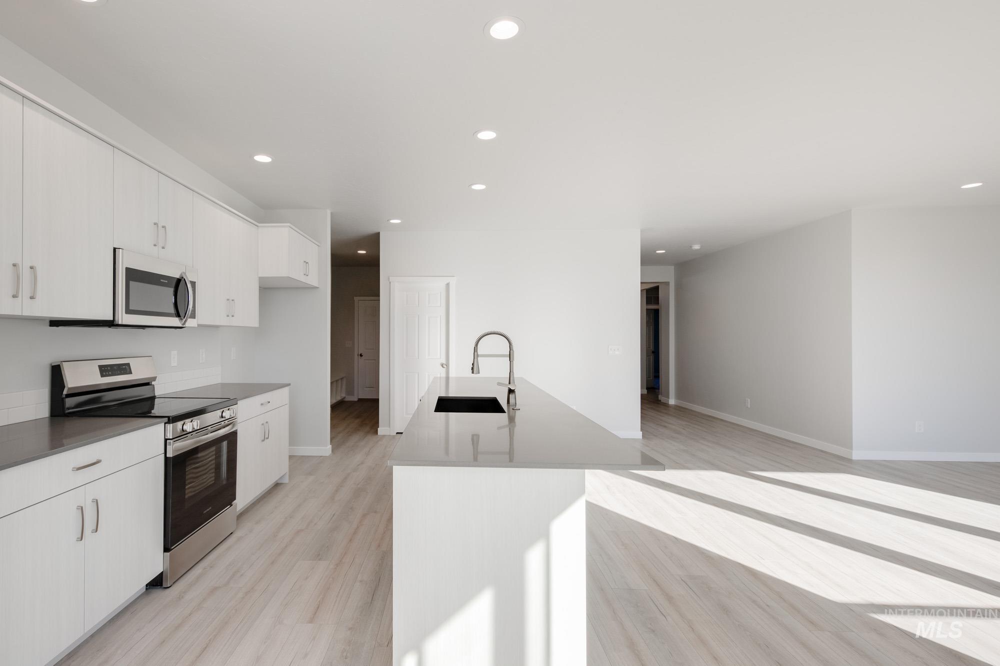 751 Strike Eagle St, Mountain Home, Idaho 83647, 4 Bedrooms, 2 Bathrooms, Residential For Sale, Price $449,990,MLS 98963152