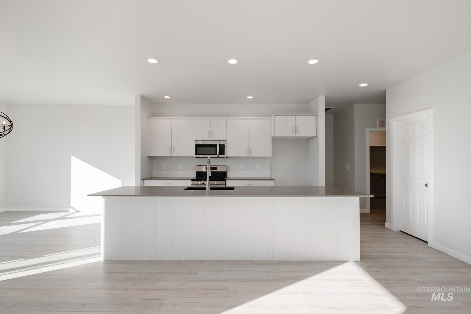 751 Strike Eagle St, Mountain Home, Idaho 83647, 4 Bedrooms, 2 Bathrooms, Residential For Sale, Price $449,990,MLS 98963152