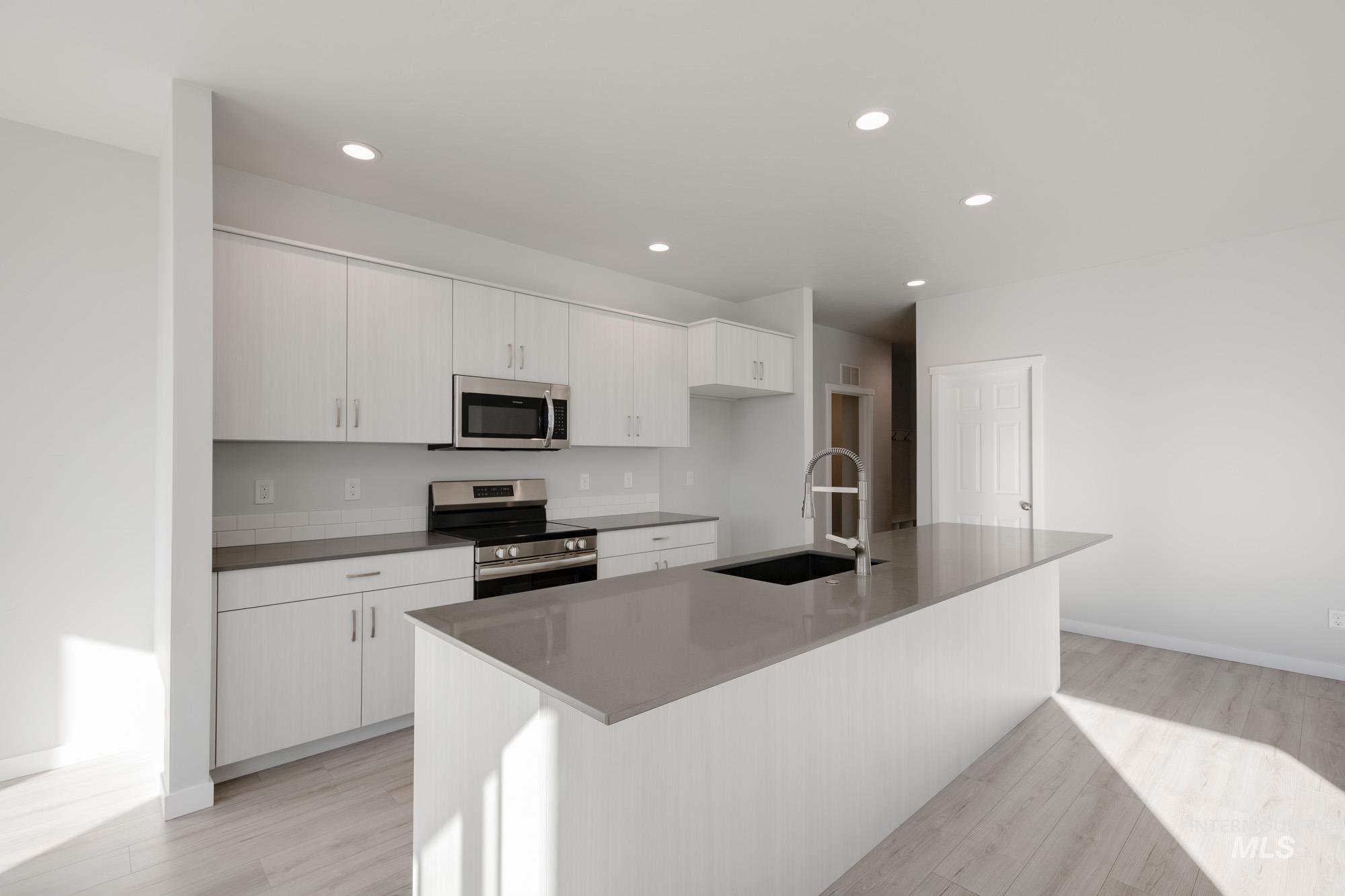 751 Strike Eagle St, Mountain Home, Idaho 83647, 4 Bedrooms, 2 Bathrooms, Residential For Sale, Price $449,990,MLS 98963152