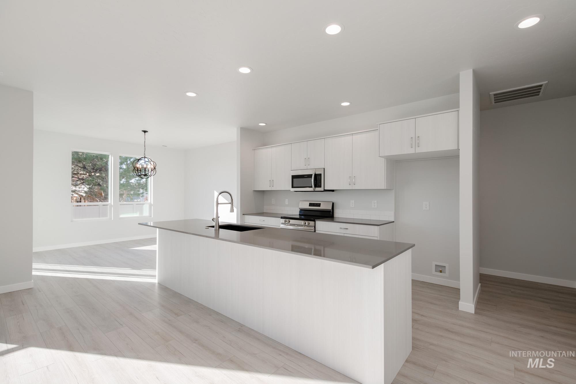 751 Strike Eagle St, Mountain Home, Idaho 83647, 4 Bedrooms, 2 Bathrooms, Residential For Sale, Price $449,990,MLS 98963152