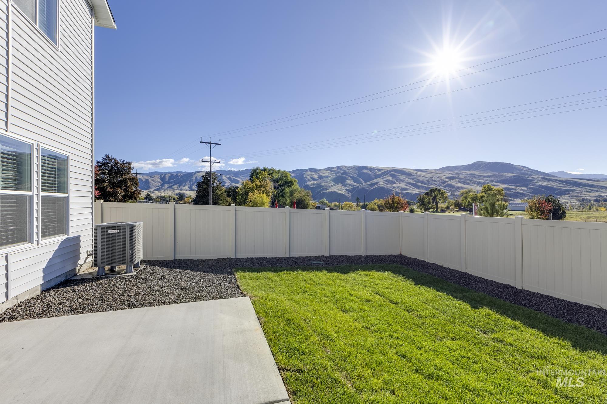 103 Bighorn St, Horseshoe Bend, Idaho 83629, 3 Bedrooms, 2.5 Bathrooms, Residential For Sale, Price $343,990,MLS 98963155