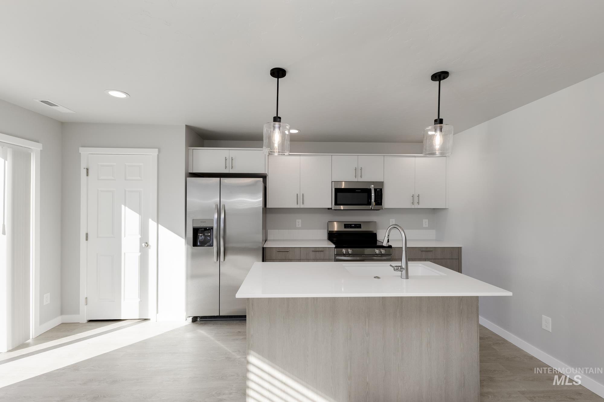 103 Bighorn St, Horseshoe Bend, Idaho 83629, 3 Bedrooms, 2.5 Bathrooms, Residential For Sale, Price $343,990,MLS 98963155