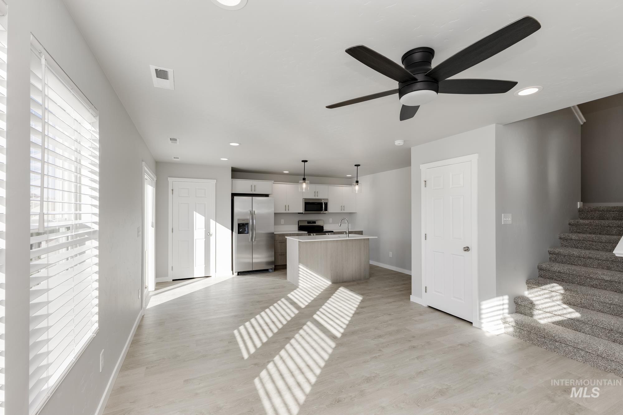 103 Bighorn St, Horseshoe Bend, Idaho 83629, 3 Bedrooms, 2.5 Bathrooms, Residential For Sale, Price $343,990,MLS 98963155