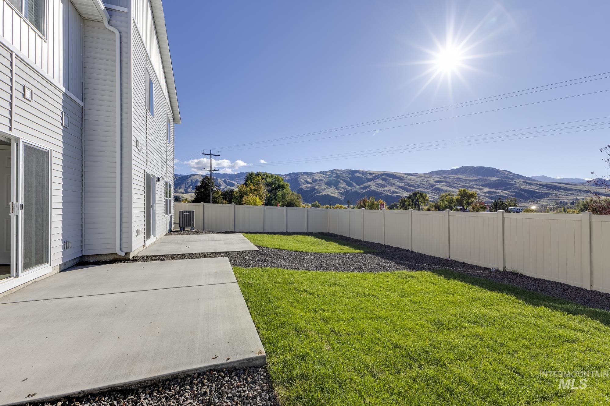 105 Bighorn St, Horseshoe Bend, Idaho 83629, 3 Bedrooms, 2.5 Bathrooms, Residential For Sale, Price $339,990,MLS 98963156