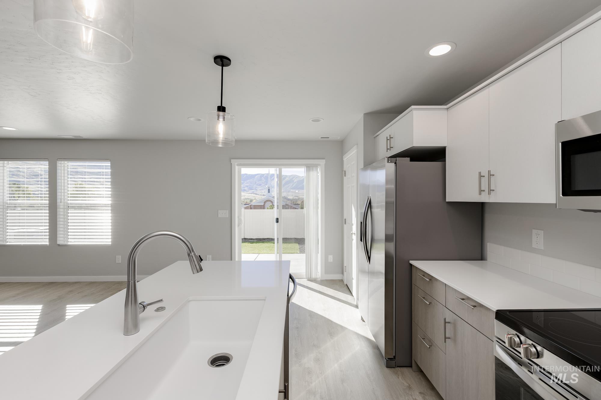 107 Bighorn St, Horseshoe Bend, Idaho 83629, 3 Bedrooms, 2.5 Bathrooms, Residential For Sale, Price $338,990,MLS 98963157