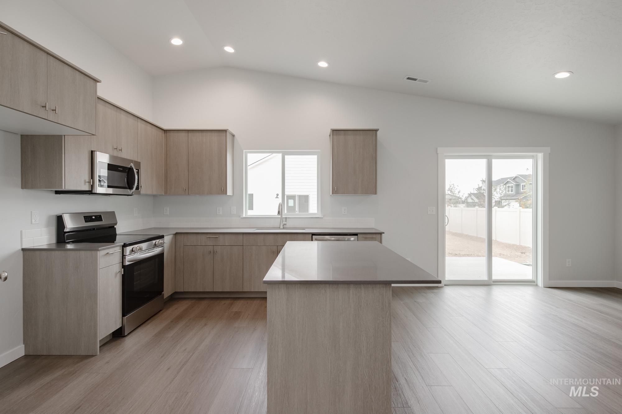 6333 W Naxos St, Meridian, Idaho 83646, 4 Bedrooms, 2 Bathrooms, Residential For Sale, Price $469,990,MLS 98963158