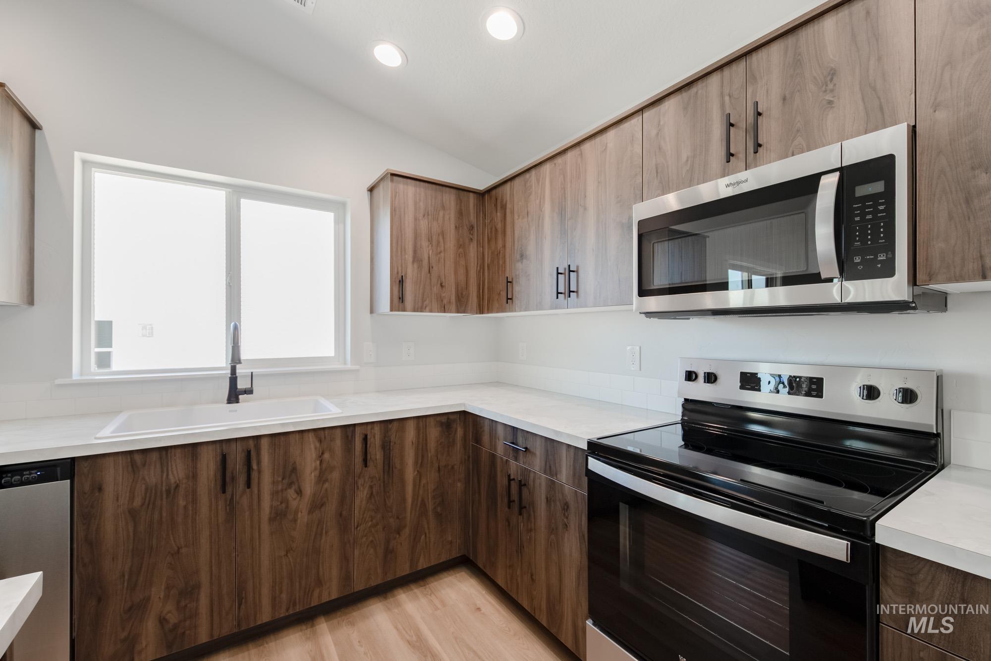 1131 Woods Bog Ct, Middleton, Idaho 83644, 4 Bedrooms, 2 Bathrooms, Residential For Sale, Price $434,990,MLS 98963169