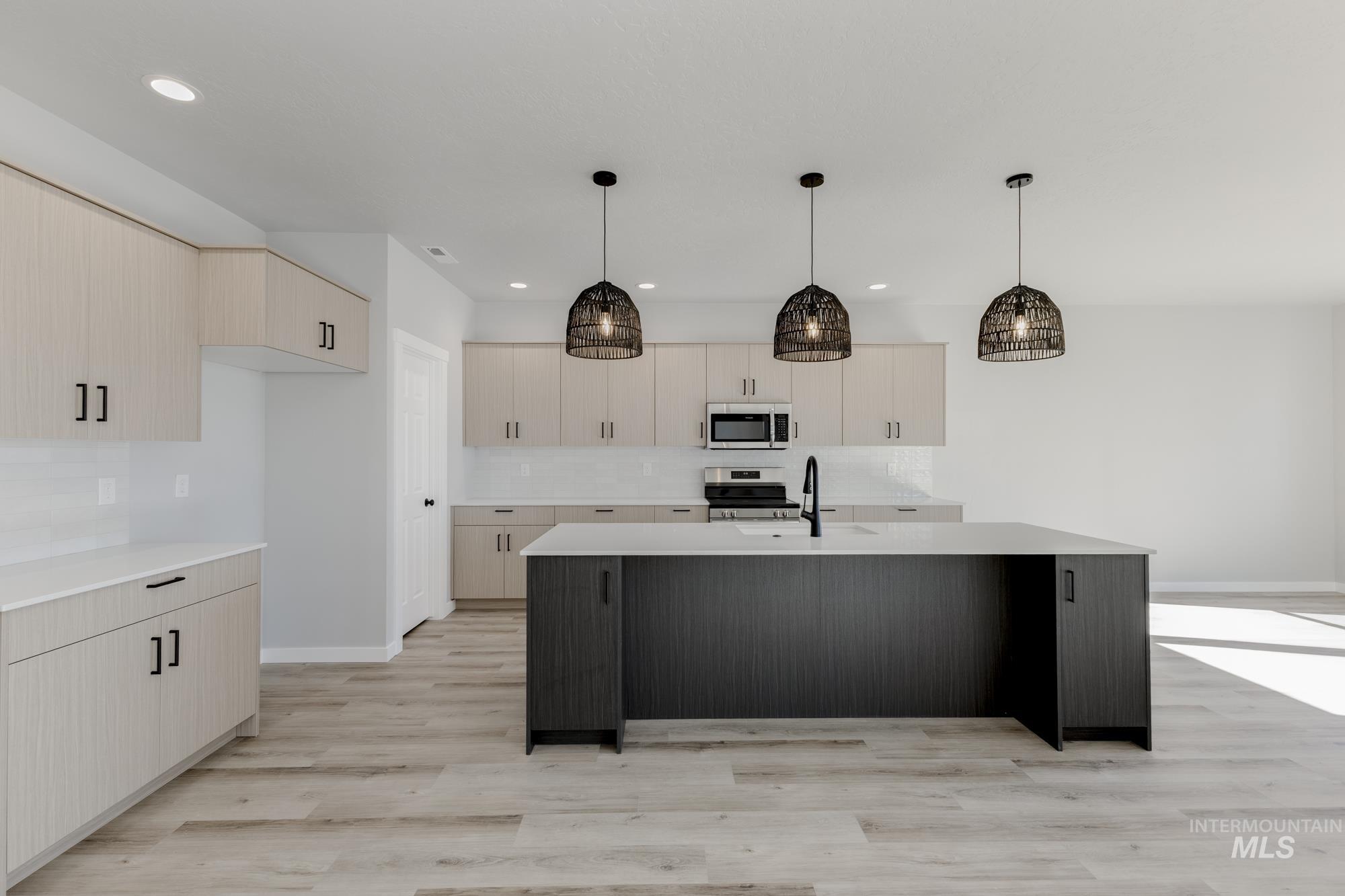 9271 W Blue Lace St, Nampa, Idaho 83687, 4 Bedrooms, 2.5 Bathrooms, Residential For Sale, Price $515,990,MLS 98963170