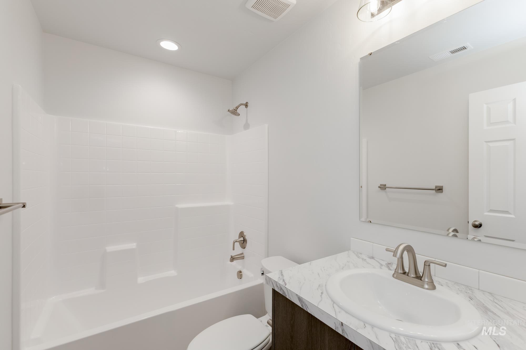 9285 W Blue Lace St, Nampa, Idaho 83687, 5 Bedrooms, 3 Bathrooms, Residential For Sale, Price $479,990,MLS 98963171