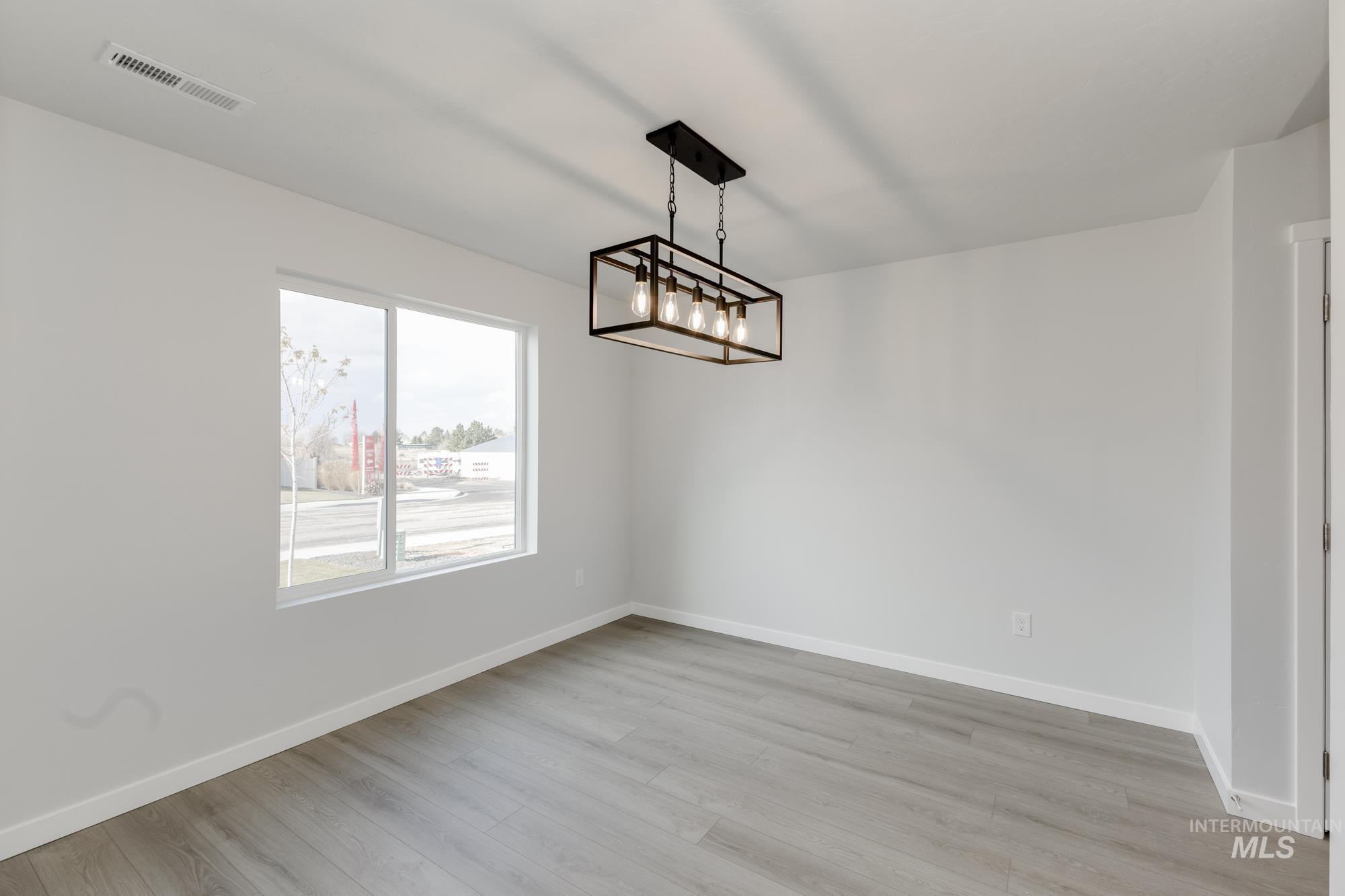 3132 N Arroyo Vista Way, Kuna, Idaho 83634, 3 Bedrooms, 2 Bathrooms, Residential For Sale, Price $394,990,MLS 98963180