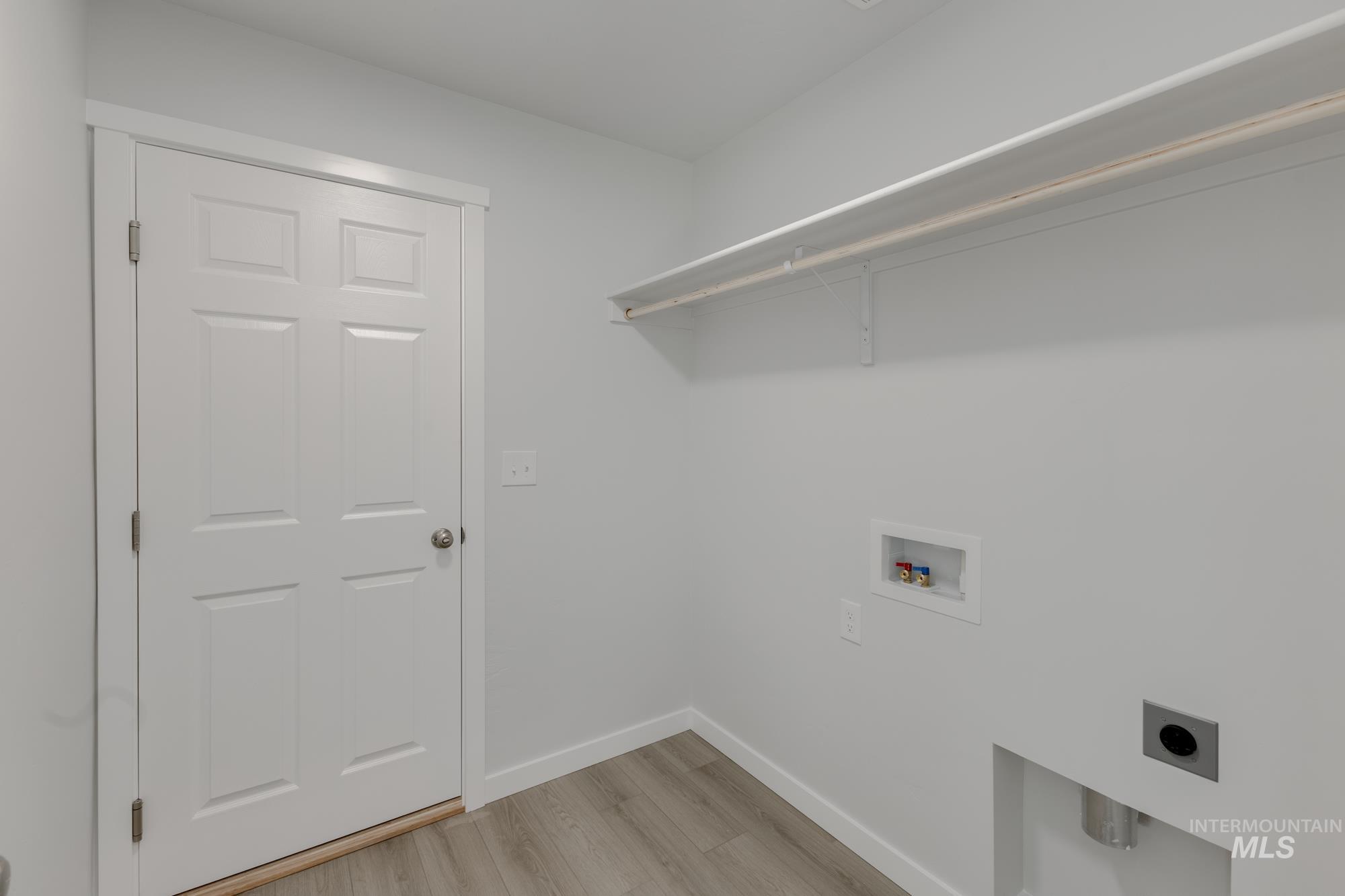 3132 N Arroyo Vista Way, Kuna, Idaho 83634, 3 Bedrooms, 2 Bathrooms, Residential For Sale, Price $394,990,MLS 98963180