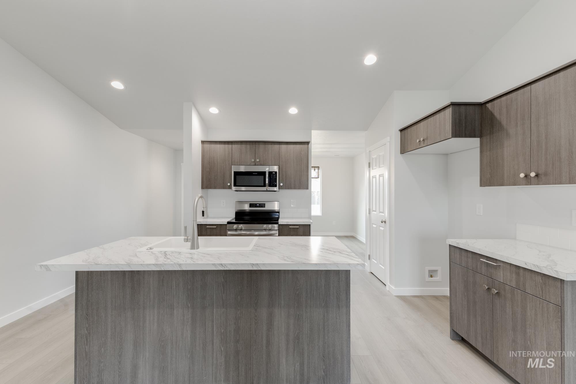 3132 N Arroyo Vista Way, Kuna, Idaho 83634, 3 Bedrooms, 2 Bathrooms, Residential For Sale, Price $394,990,MLS 98963180