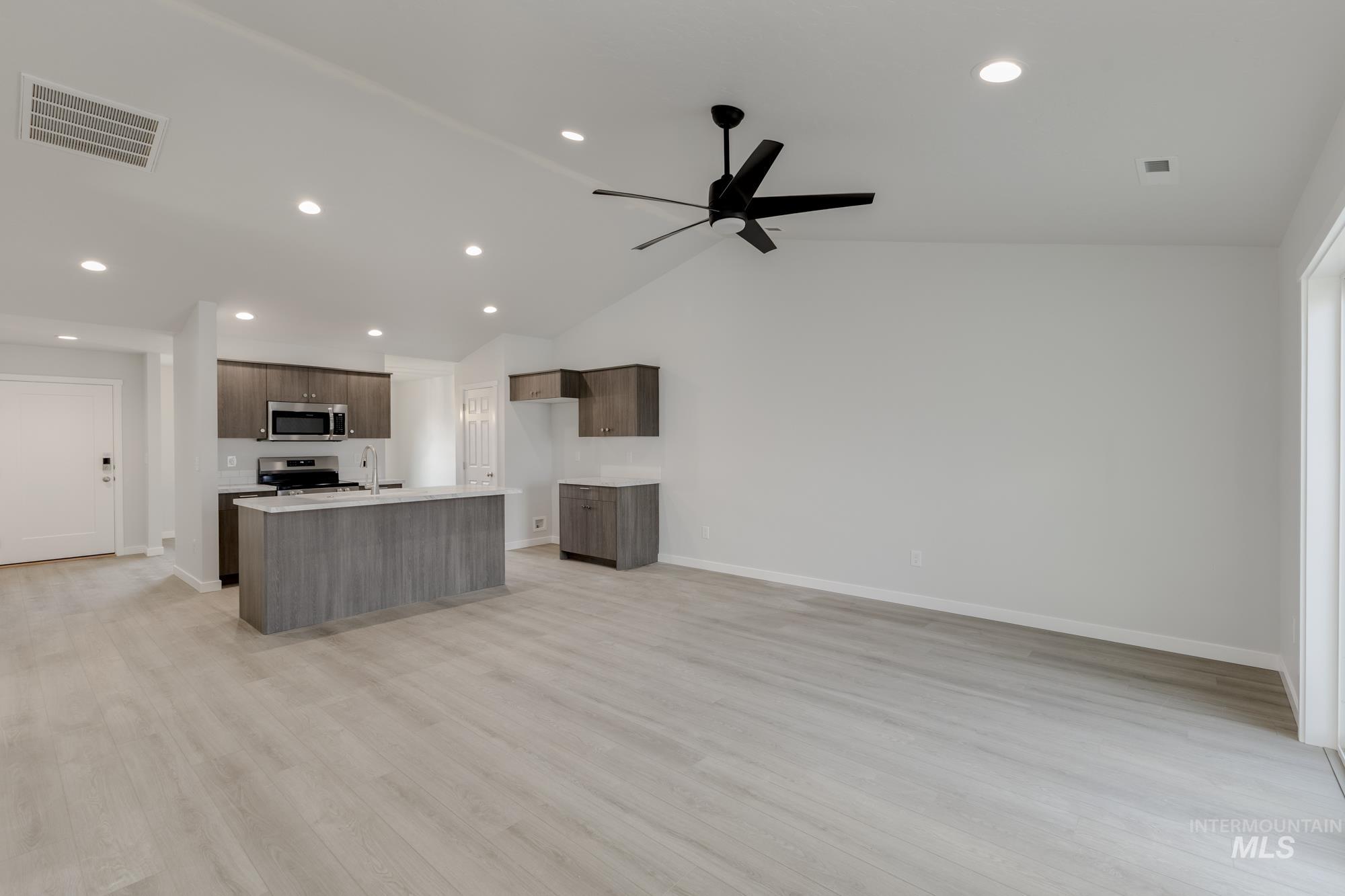 3132 N Arroyo Vista Way, Kuna, Idaho 83634, 3 Bedrooms, 2 Bathrooms, Residential For Sale, Price $394,990,MLS 98963180