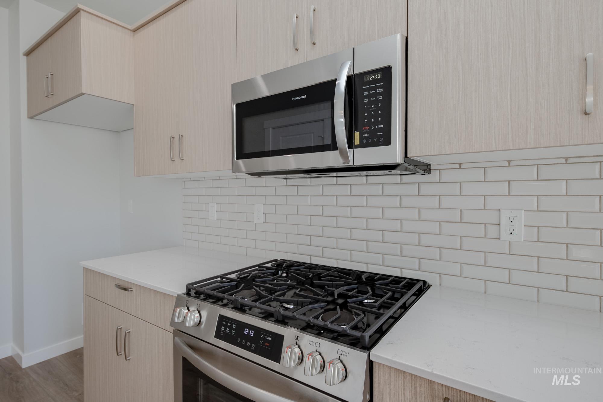 4233 E Hillsong St, Meridian, Idaho 83709, 3 Bedrooms, 2.5 Bathrooms, Residential For Sale, Price $426,990,MLS 98963181