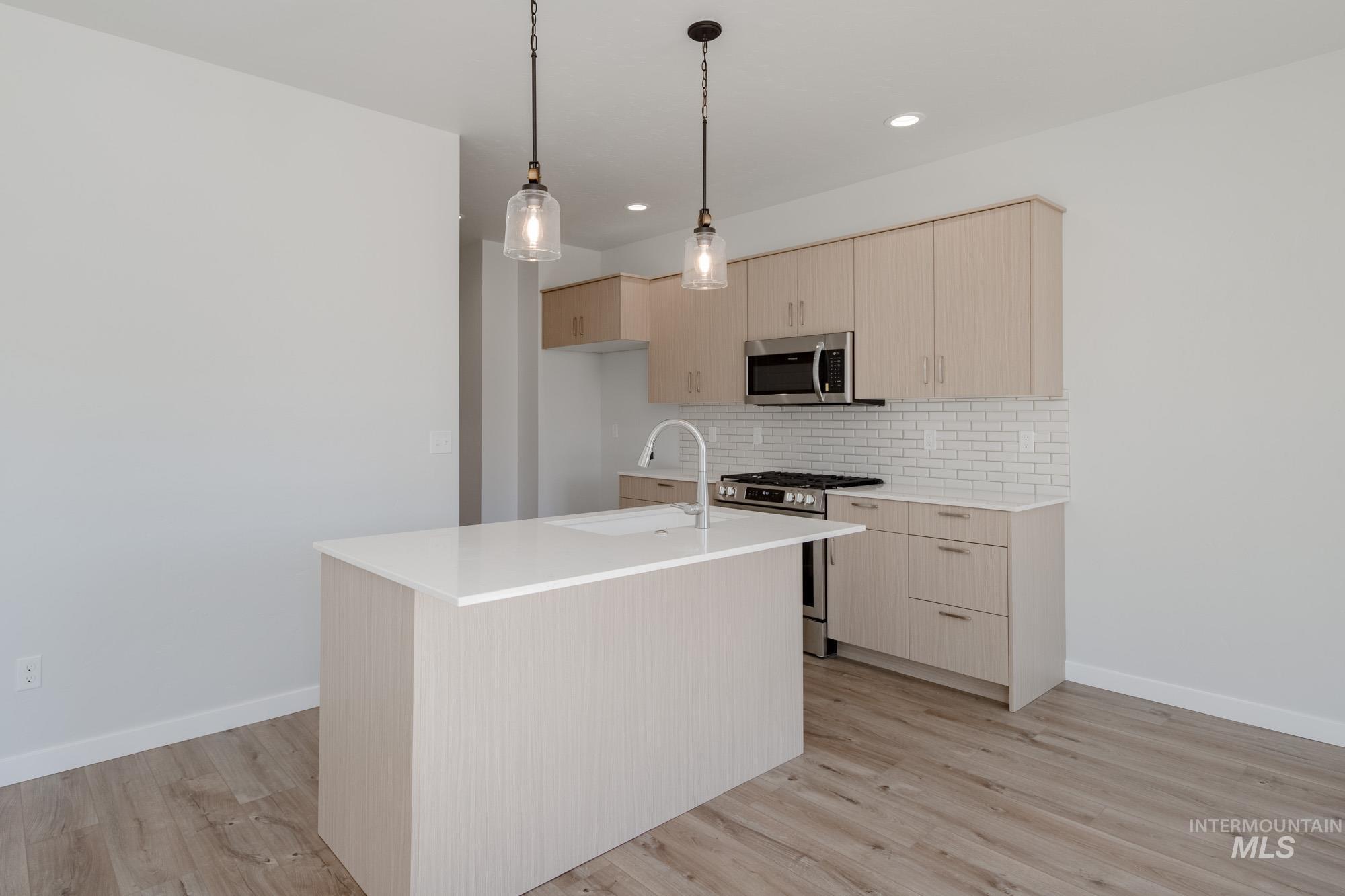 4233 E Hillsong St, Meridian, Idaho 83709, 3 Bedrooms, 2.5 Bathrooms, Residential For Sale, Price $426,990,MLS 98963181