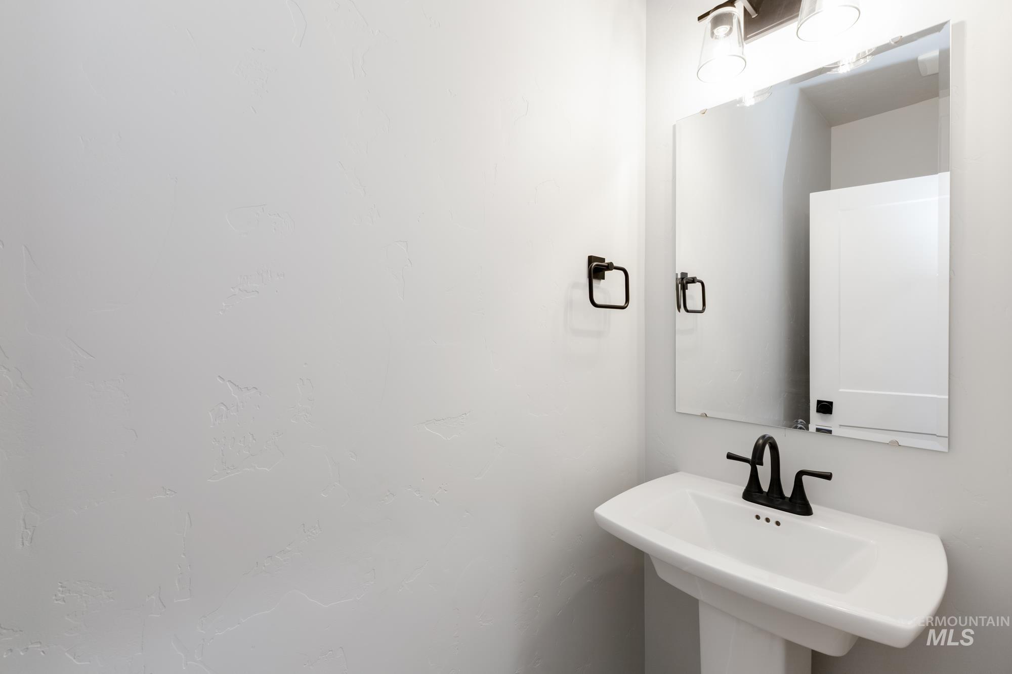 6494 S Sunfish Ave, Boise, Idaho 83709, 5 Bedrooms, 2.5 Bathrooms, Residential For Sale, Price $644,990,MLS 98963182