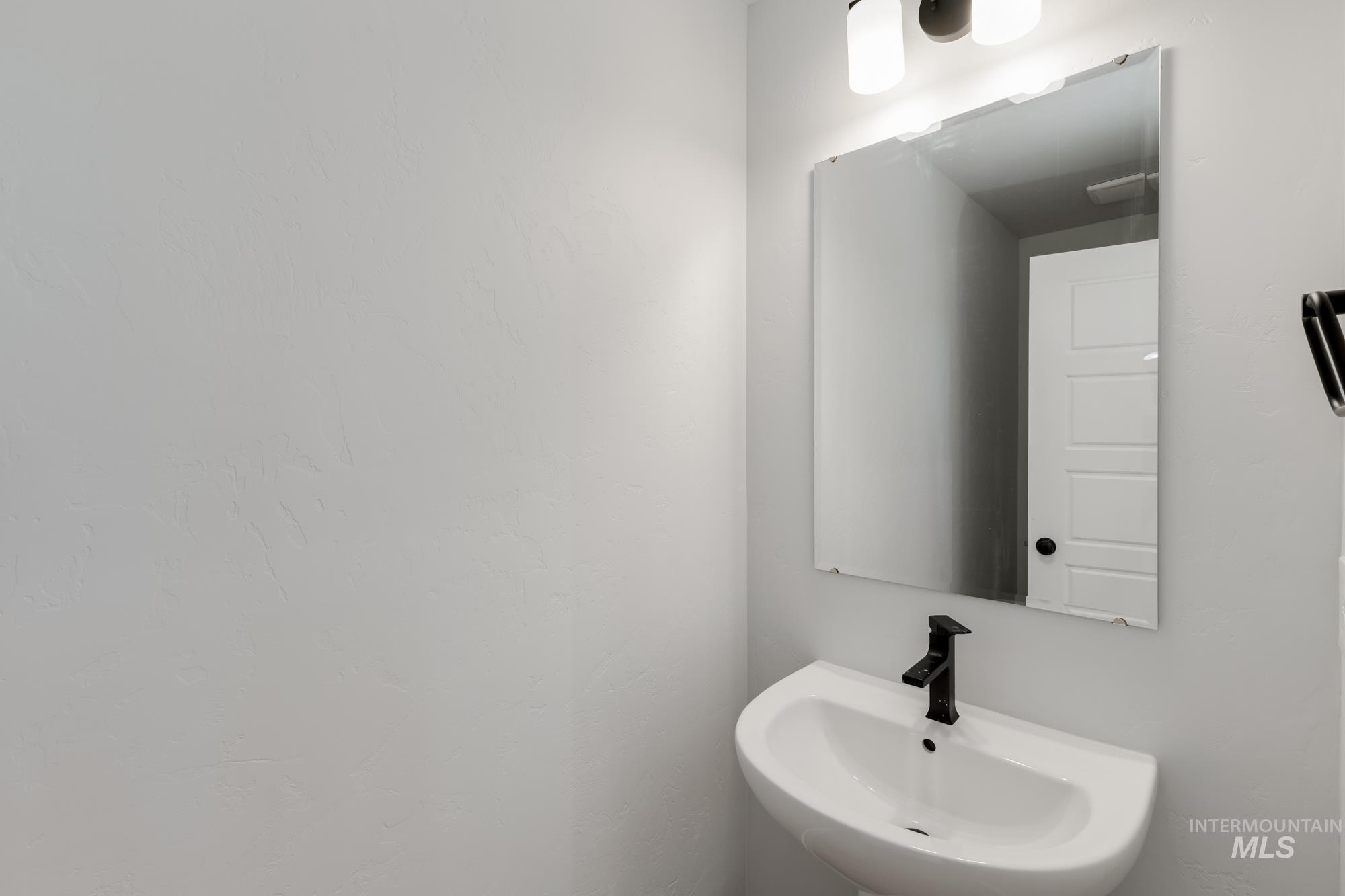 7072 S Old Farm Ave, Meridian, Idaho 83642, 4 Bedrooms, 2.5 Bathrooms, Residential For Sale, Price $454,990,MLS 98963185