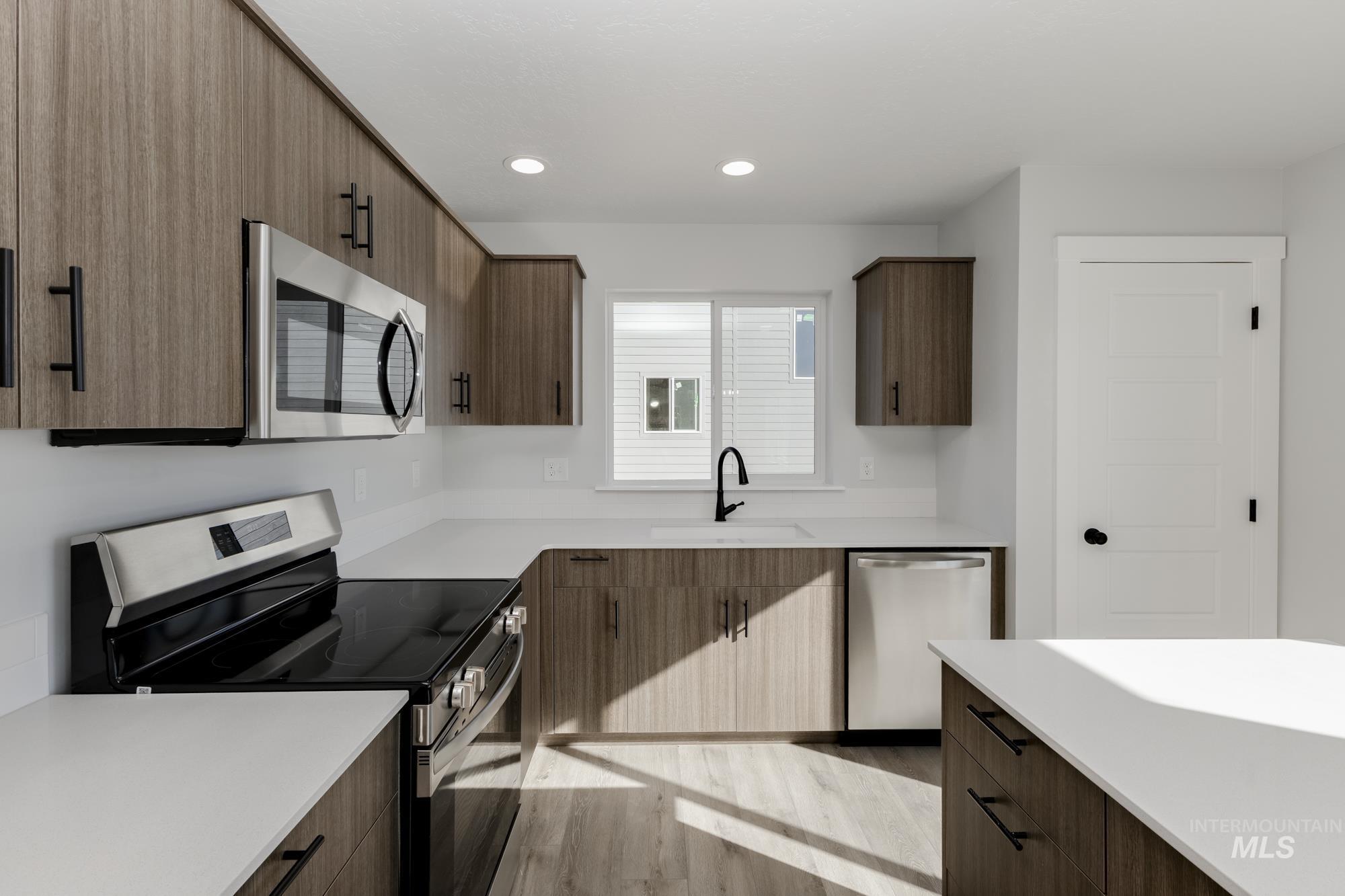 7072 S Old Farm Ave, Meridian, Idaho 83642, 4 Bedrooms, 2.5 Bathrooms, Residential For Sale, Price $454,990,MLS 98963185