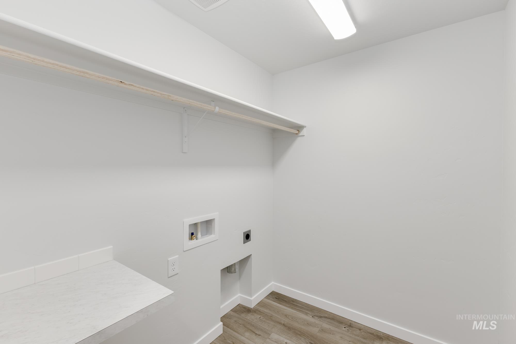 1223 W Pack River Dr, Meridian, Idaho 83642, 5 Bedrooms, 2.5 Bathrooms, Residential For Sale, Price $589,990,MLS 98963190