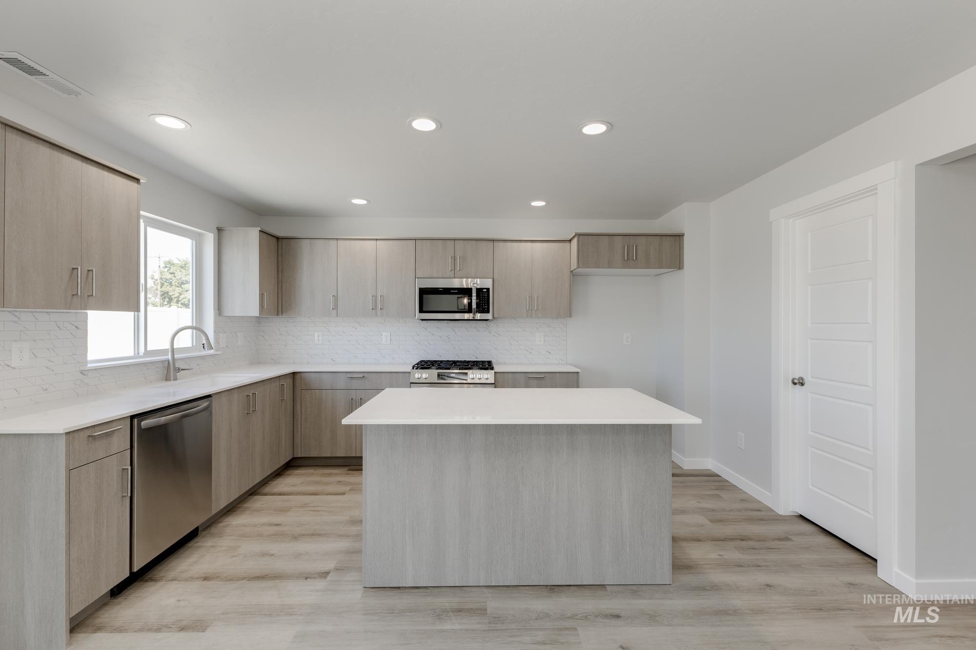 16713 Carlin Ave, Caldwell, Idaho 83607, 4 Bedrooms, 2.5 Bathrooms, Residential For Sale, Price $459,990,MLS 98963194