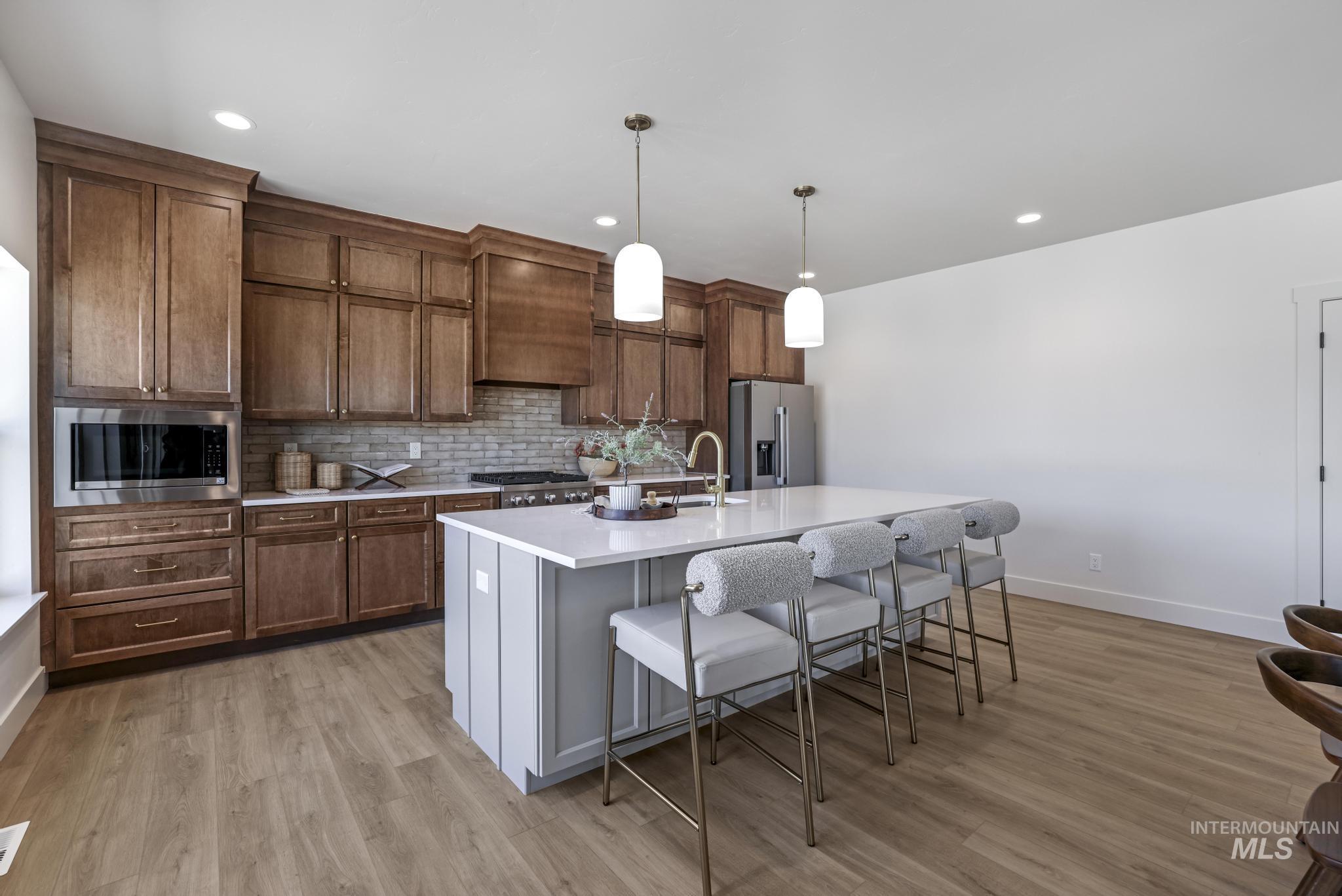 2209 Kooskia Loop, Twin Falls, Idaho 83301-5994, 5 Bedrooms, 3.5 Bathrooms, Residential For Sale, Price $635,000,MLS 98963207