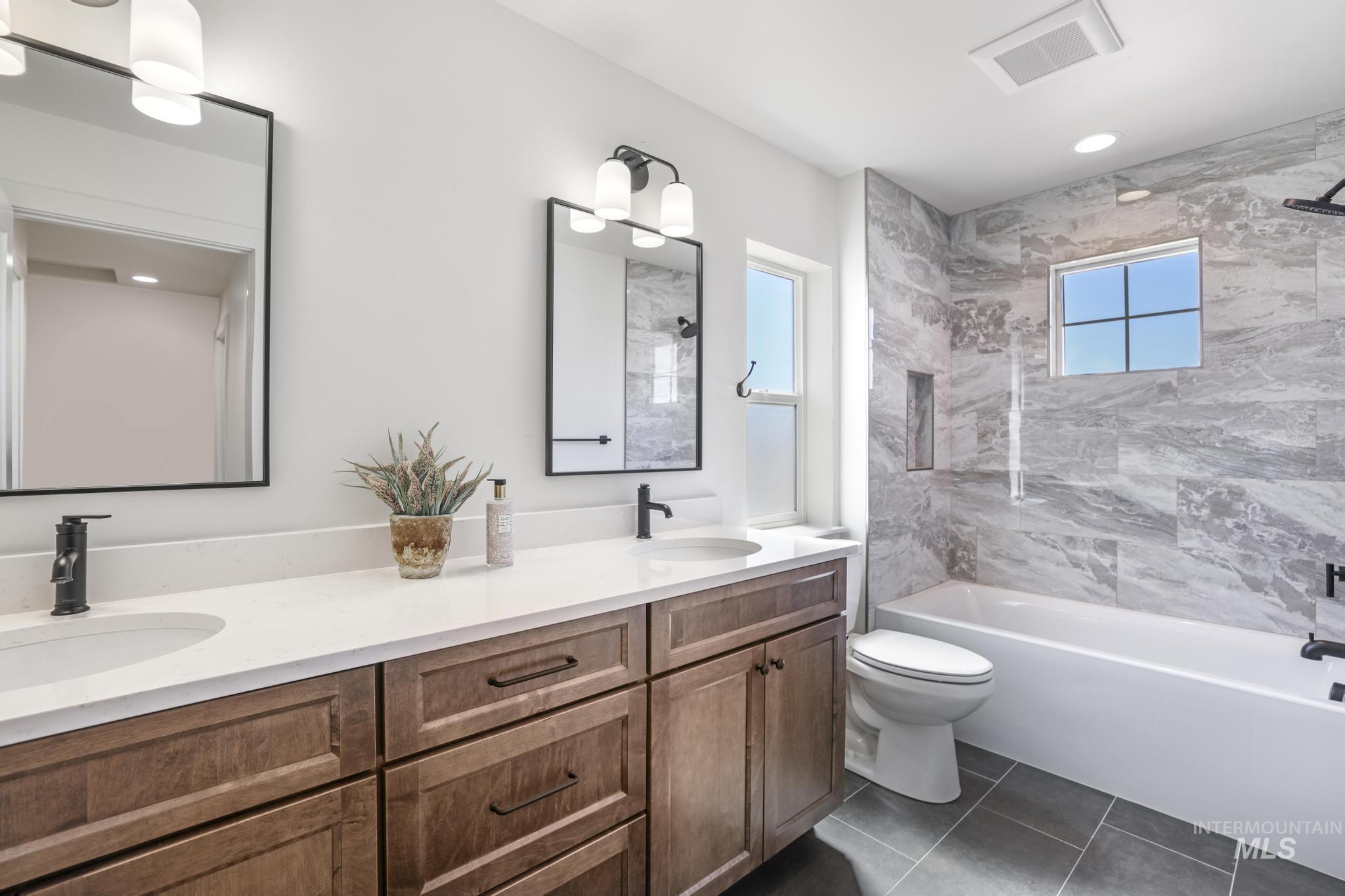 2209 Kooskia Loop, Twin Falls, Idaho 83301-5994, 5 Bedrooms, 3.5 Bathrooms, Residential For Sale, Price $635,000,MLS 98963207