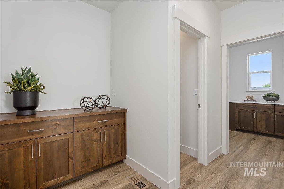 160 Maxine Lane West, Kimberly, Idaho 83341, 5 Bedrooms, 3 Bathrooms, Residential For Sale, Price $619,900, 98963225