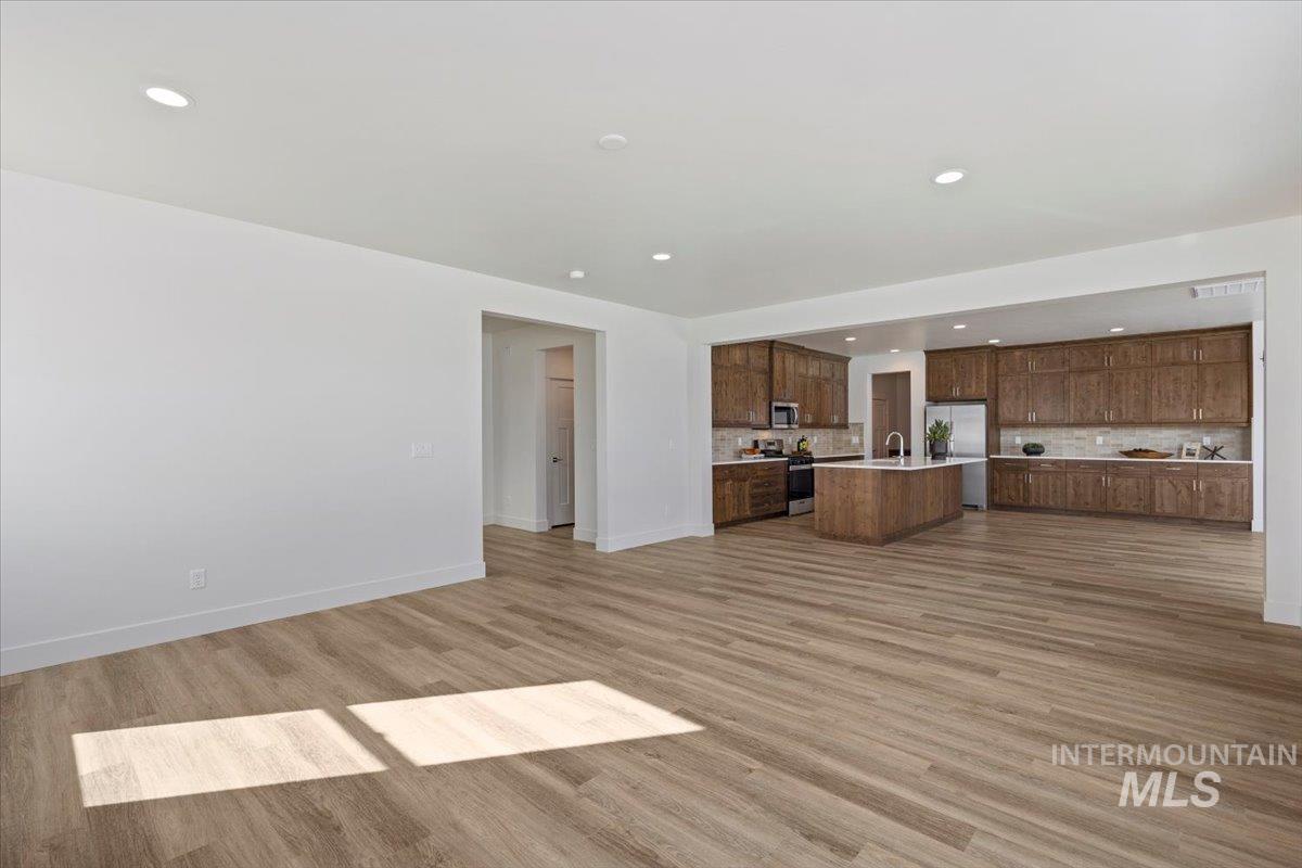 160 Maxine Lane West, Kimberly, Idaho 83341, 5 Bedrooms, 3 Bathrooms, Residential For Sale, Price $619,900,MLS 98963225