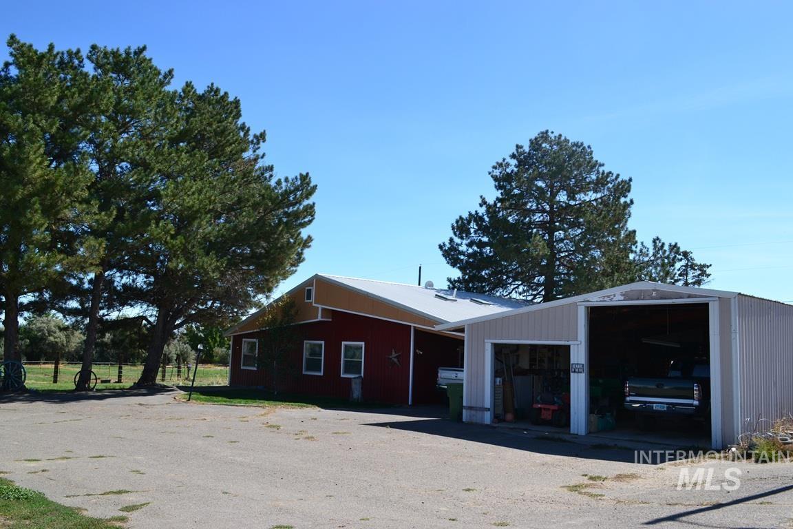 4417 Oak Road, Ontario, Oregon 97914, 3 Bedrooms, 2 Bathrooms, Residential For Sale, Price $850,000,MLS 98963229