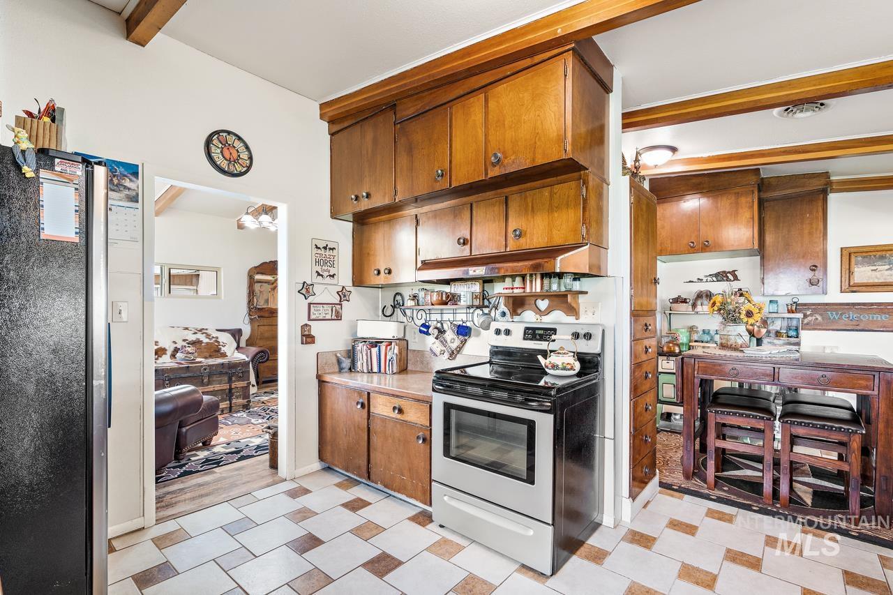 4417 Oak Road, Ontario, Oregon 97914, 3 Bedrooms, 2 Bathrooms, Farm & Ranch For Sale, Price $850,000,MLS 98963237