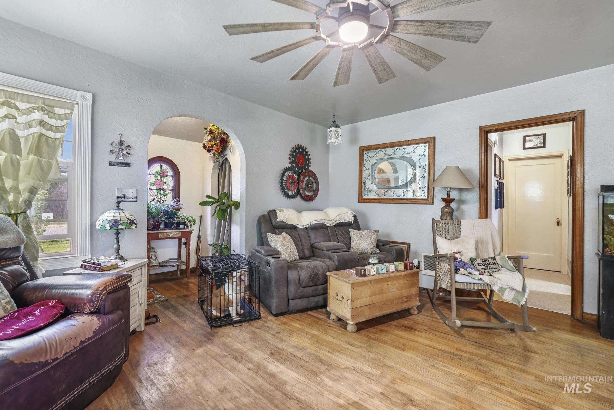 602 4th Avenue East, Gooding, Idaho 83330, 2 Bedrooms, 1 Bathroom, Residential For Sale, Price $259,990, 98963256