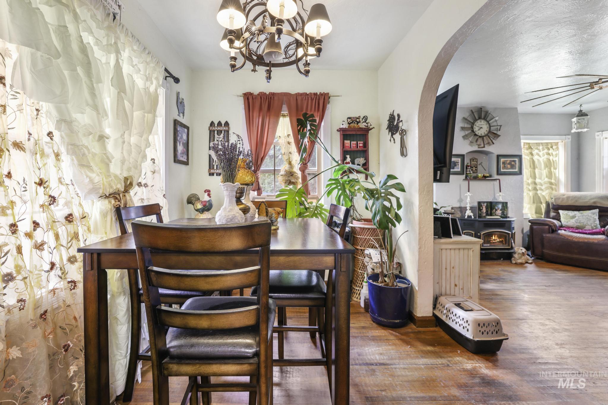 602 4th Avenue East, Gooding, Idaho 83330, 2 Bedrooms, 1 Bathroom, Residential For Sale, Price $259,990, 98963256