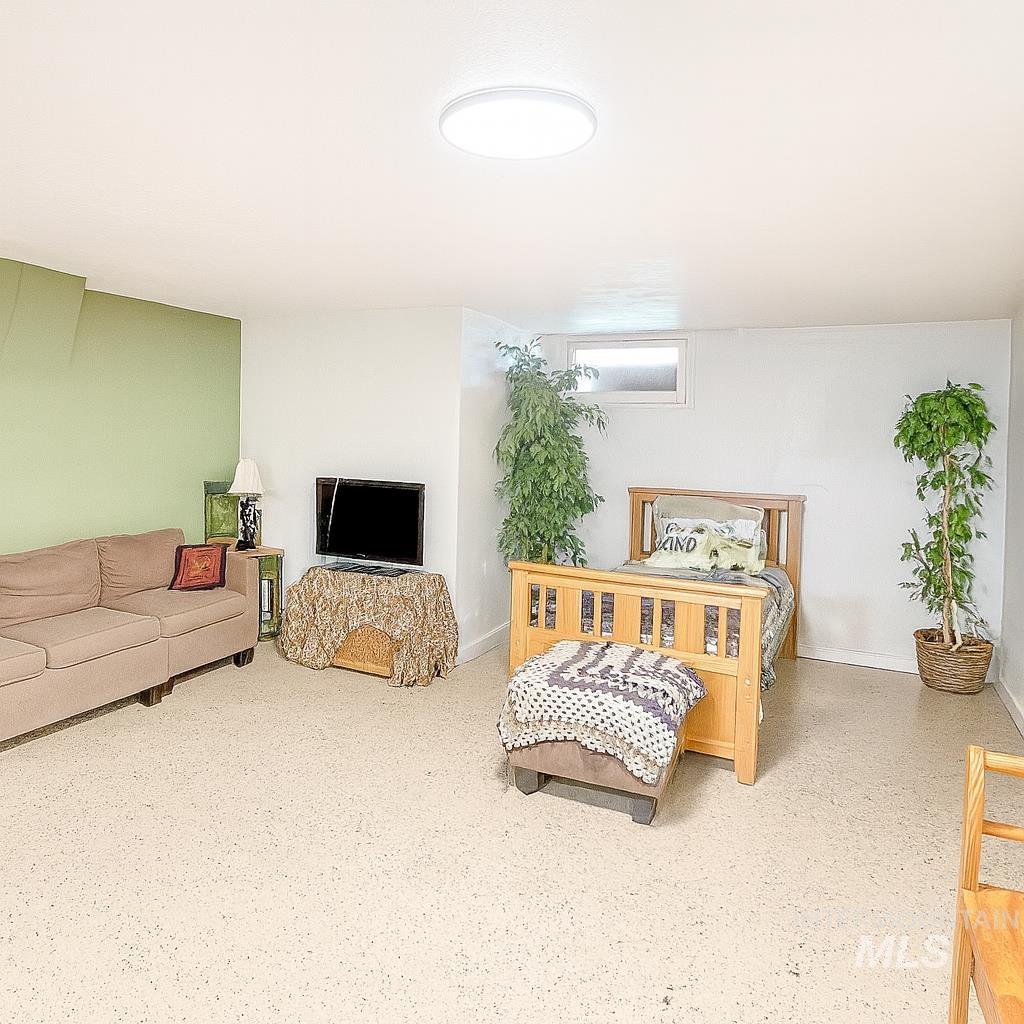 602 4th Avenue East, Gooding, Idaho 83330, 2 Bedrooms, 1 Bathroom, Residential For Sale, Price $259,990, 98963256