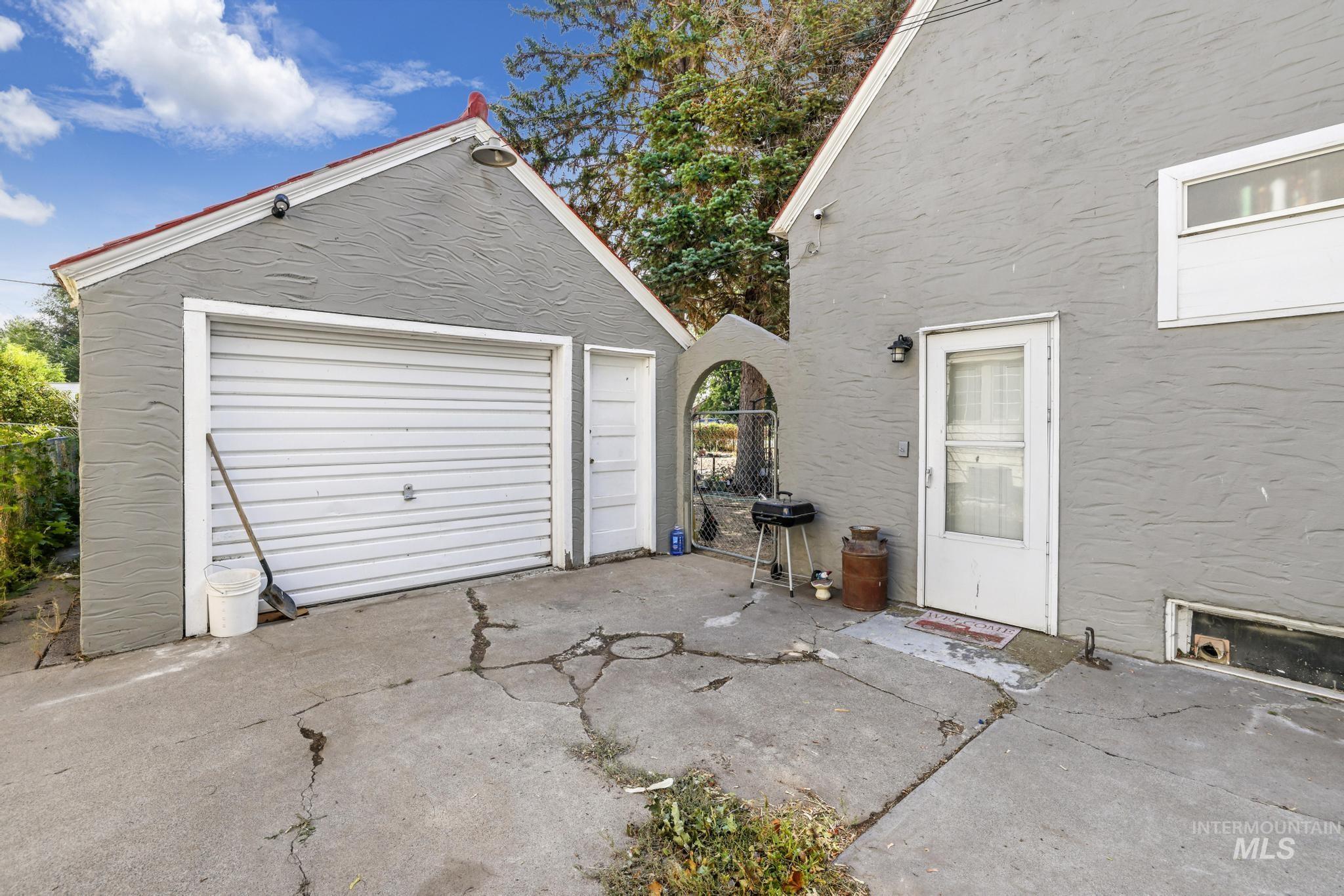 602 4th Avenue East, Gooding, Idaho 83330, 2 Bedrooms, 1 Bathroom, Residential For Sale, Price $259,990, 98963256